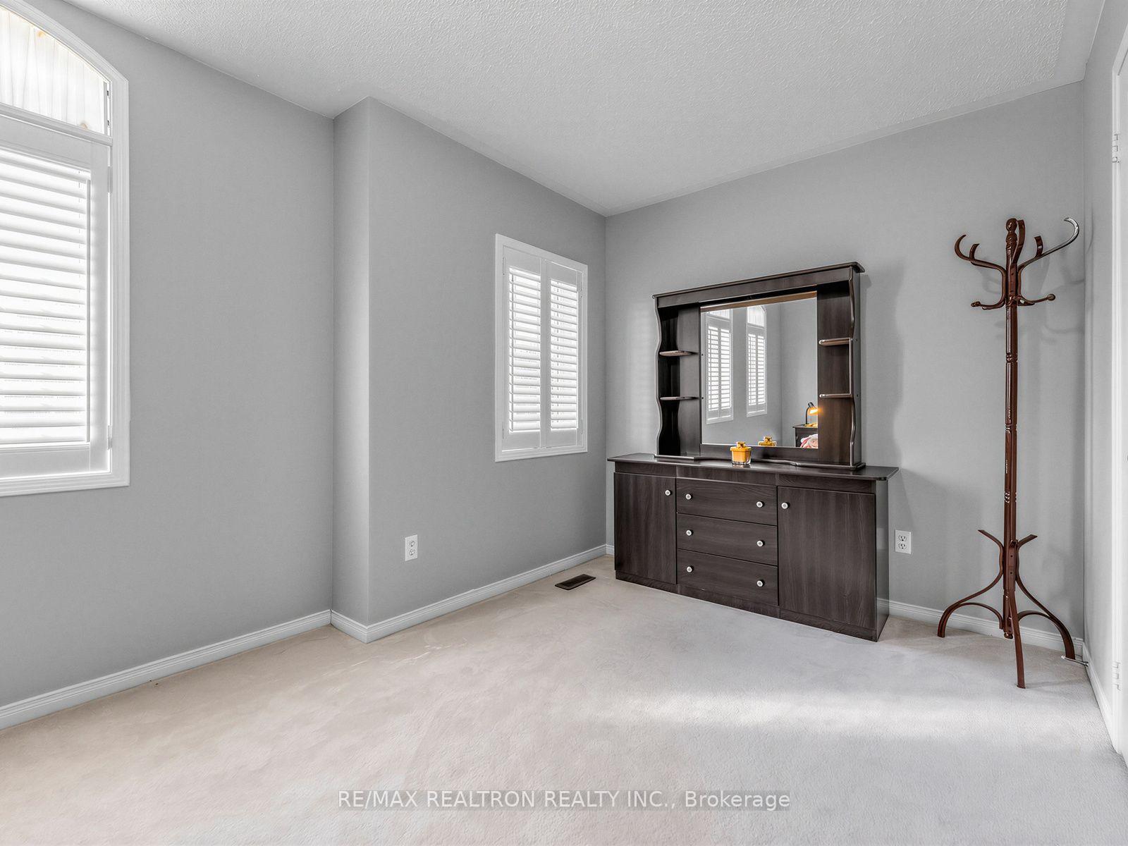 Photo 29 of 4841 Apple Blossom Circle, Mississauga, East Credit — HOMEH