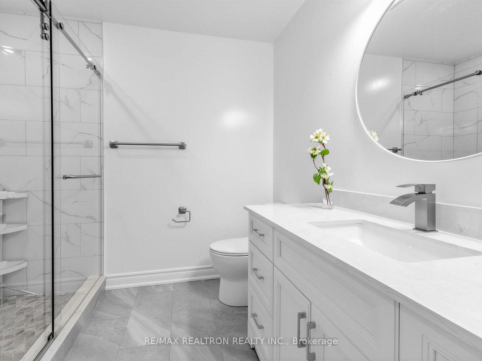 Photo 30 of 4841 Apple Blossom Circle, Mississauga, East Credit — HOMEH