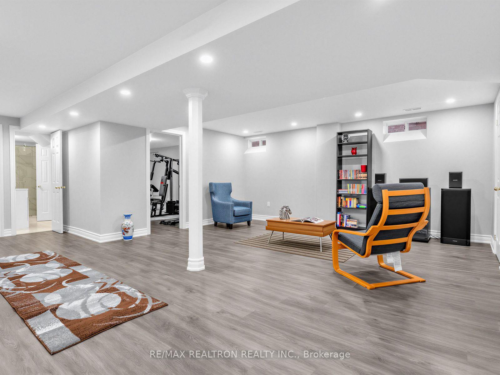 Photo 32 of 4841 Apple Blossom Circle, Mississauga, East Credit — HOMEH