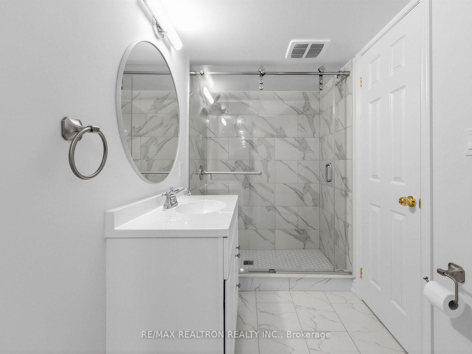 Photo 35 of 4841 Apple Blossom Circle, Mississauga, East Credit — HOMEH