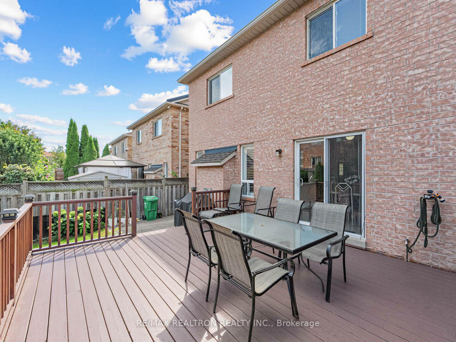 Photo 38 of 4841 Apple Blossom Circle, Mississauga, East Credit — HOMEH