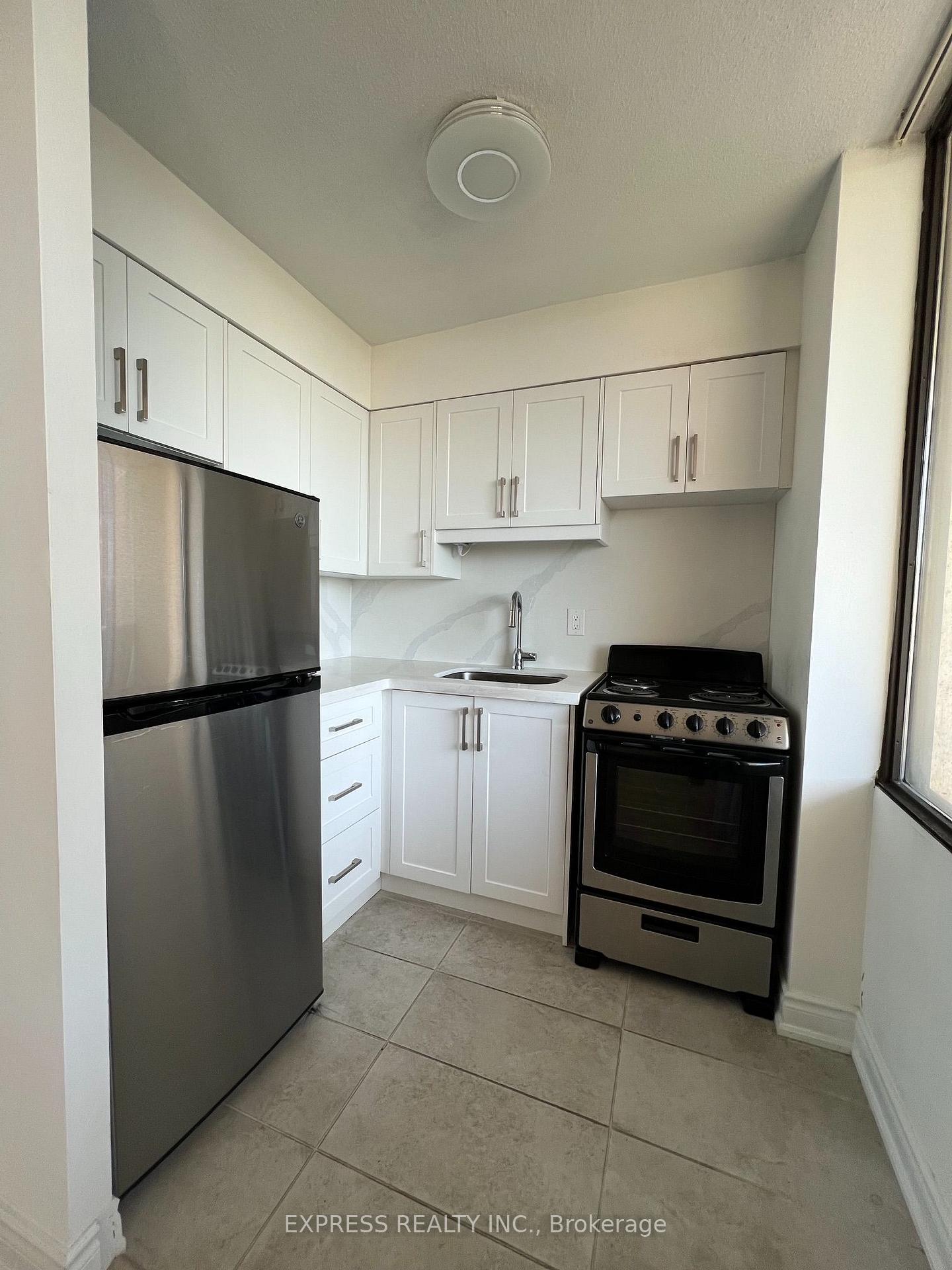 Photo of Unit 906, 720 Spadina Avenue