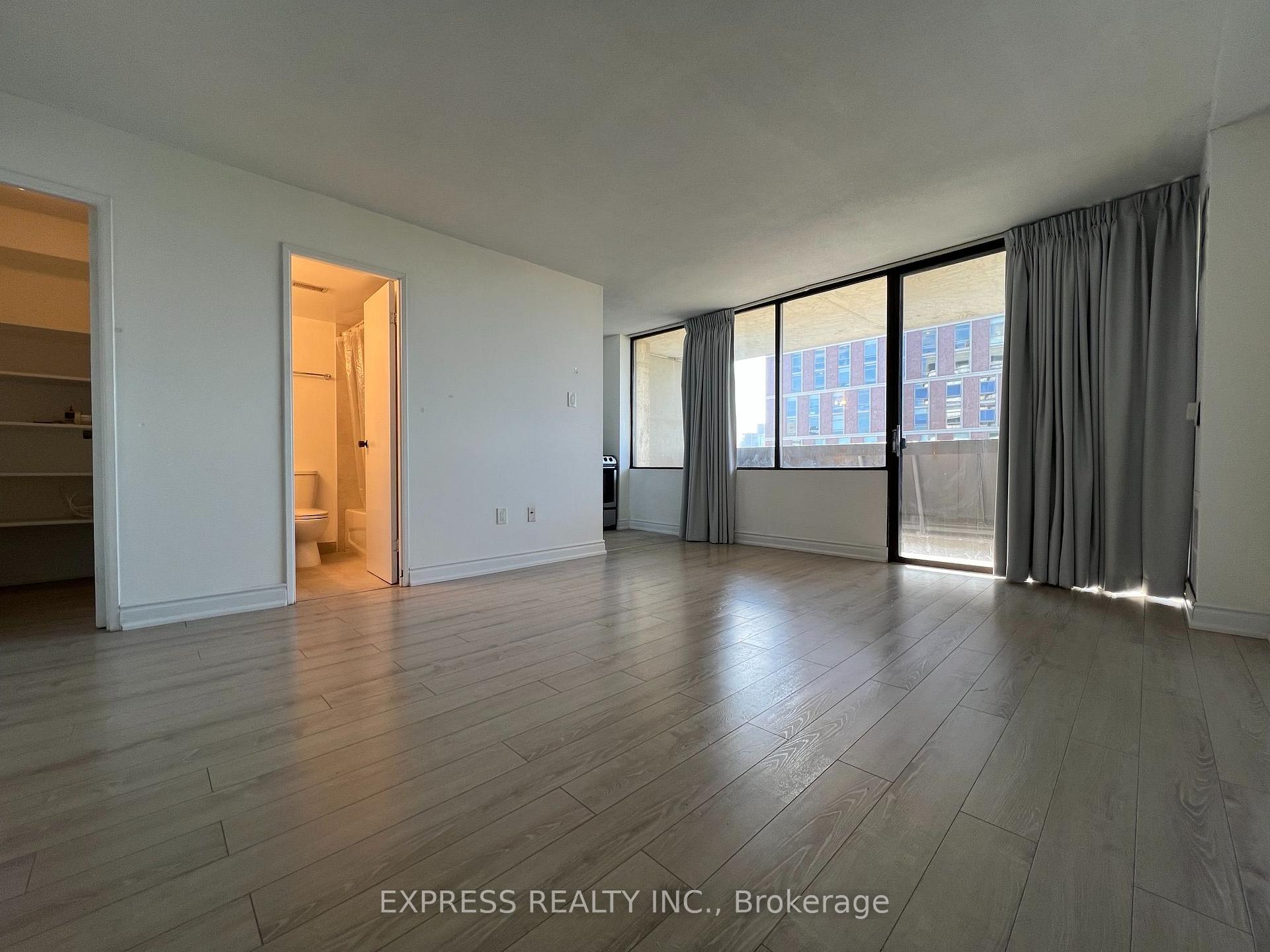 Photo 4 of Unit 906, 720 Spadina Avenue, Toronto, University — HOMEH