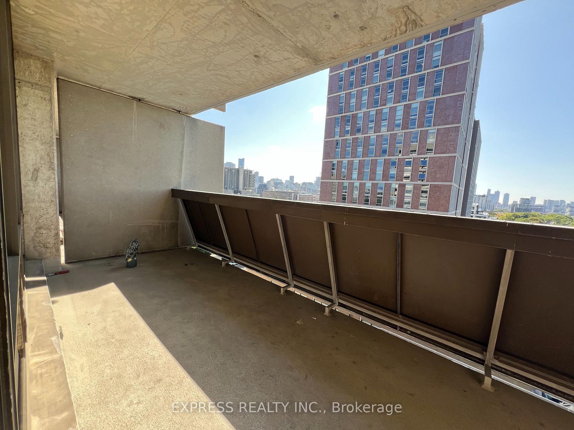 Photo 6 of Unit 906, 720 Spadina Avenue, Toronto, University — HOMEH