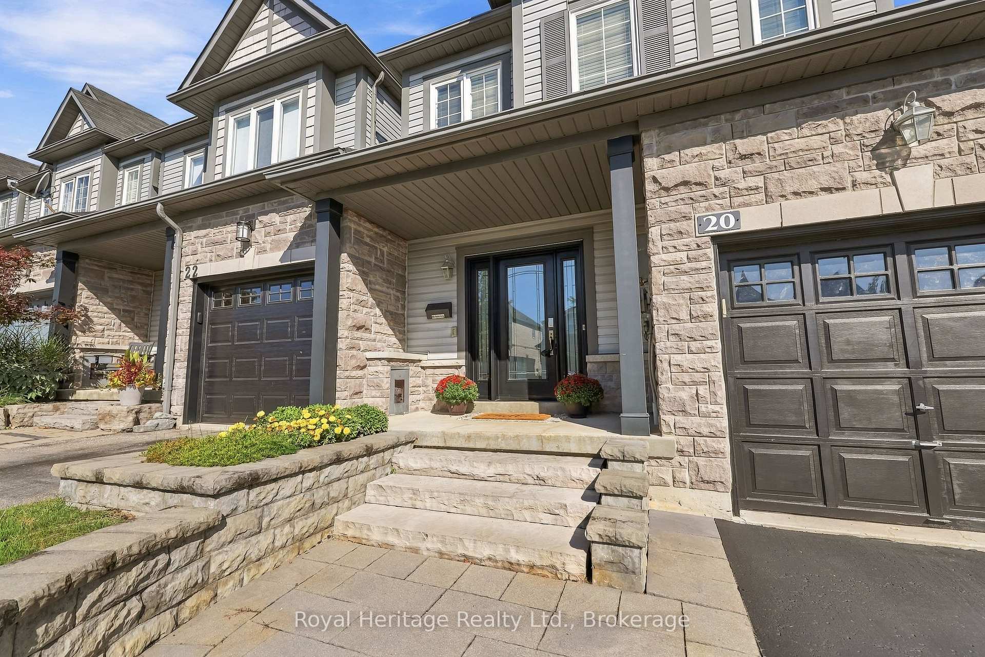 Photo 2 of 20 Bagnell Crescent, Clarington, Bowmanville — HOMEH