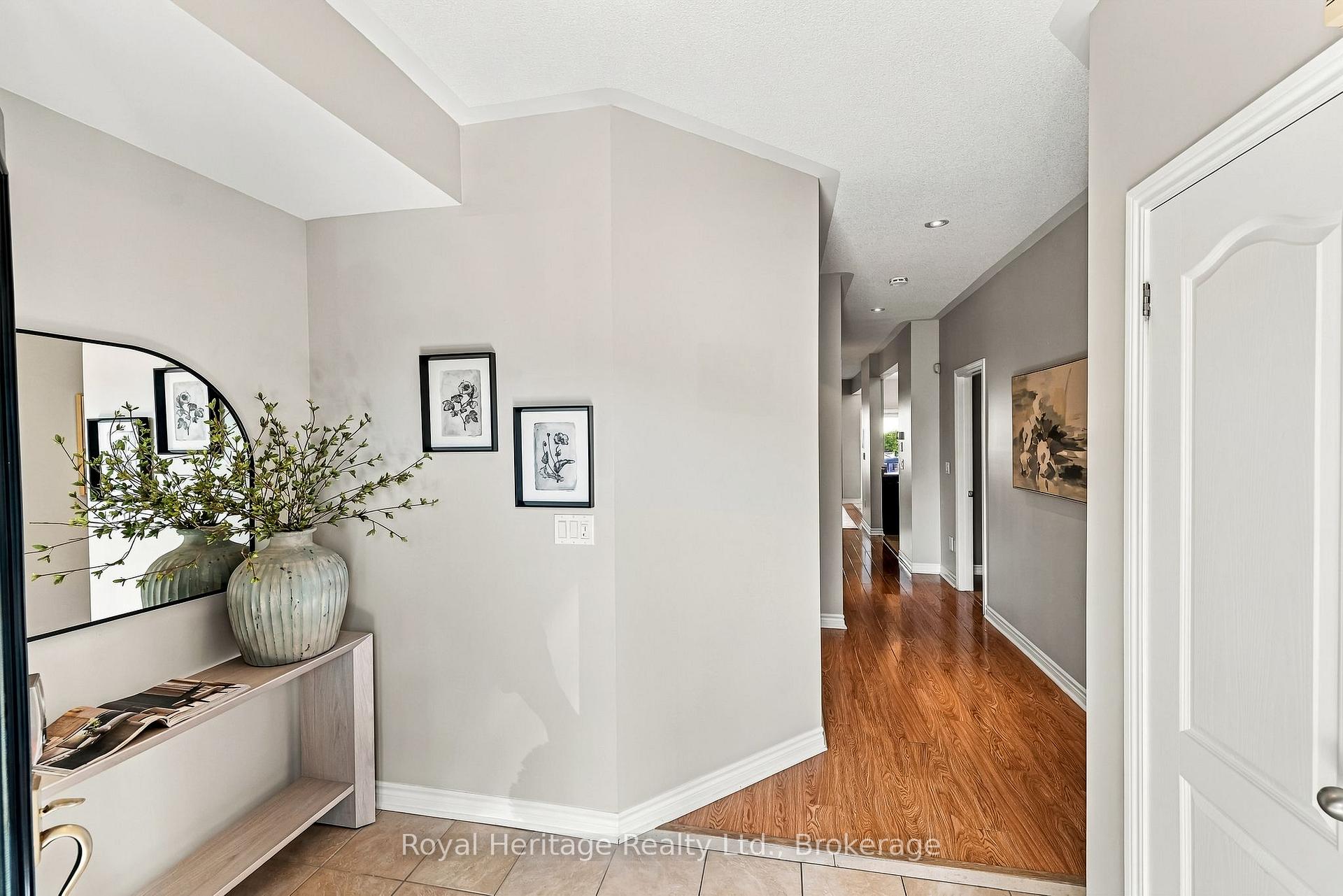 Photo 4 of 20 Bagnell Crescent, Clarington, Bowmanville — HOMEH