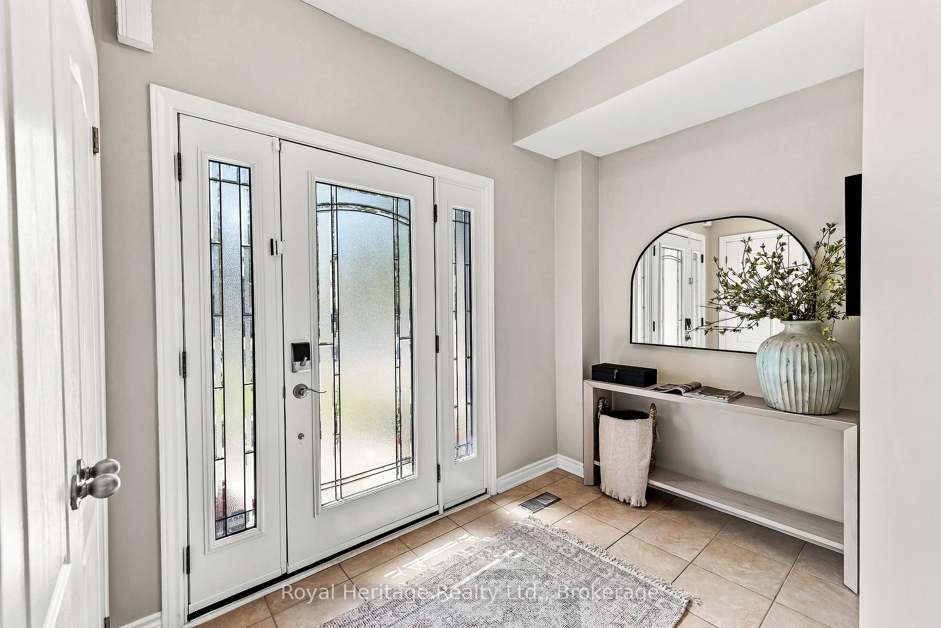 Photo 5 of 20 Bagnell Crescent, Clarington, Bowmanville — HOMEH