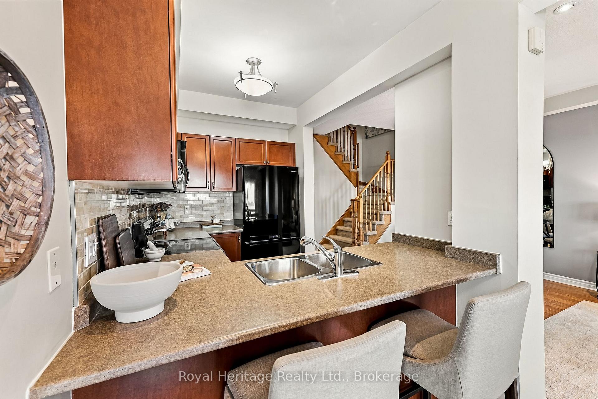 Photo 14 of 20 Bagnell Crescent, Clarington, Bowmanville — HOMEH