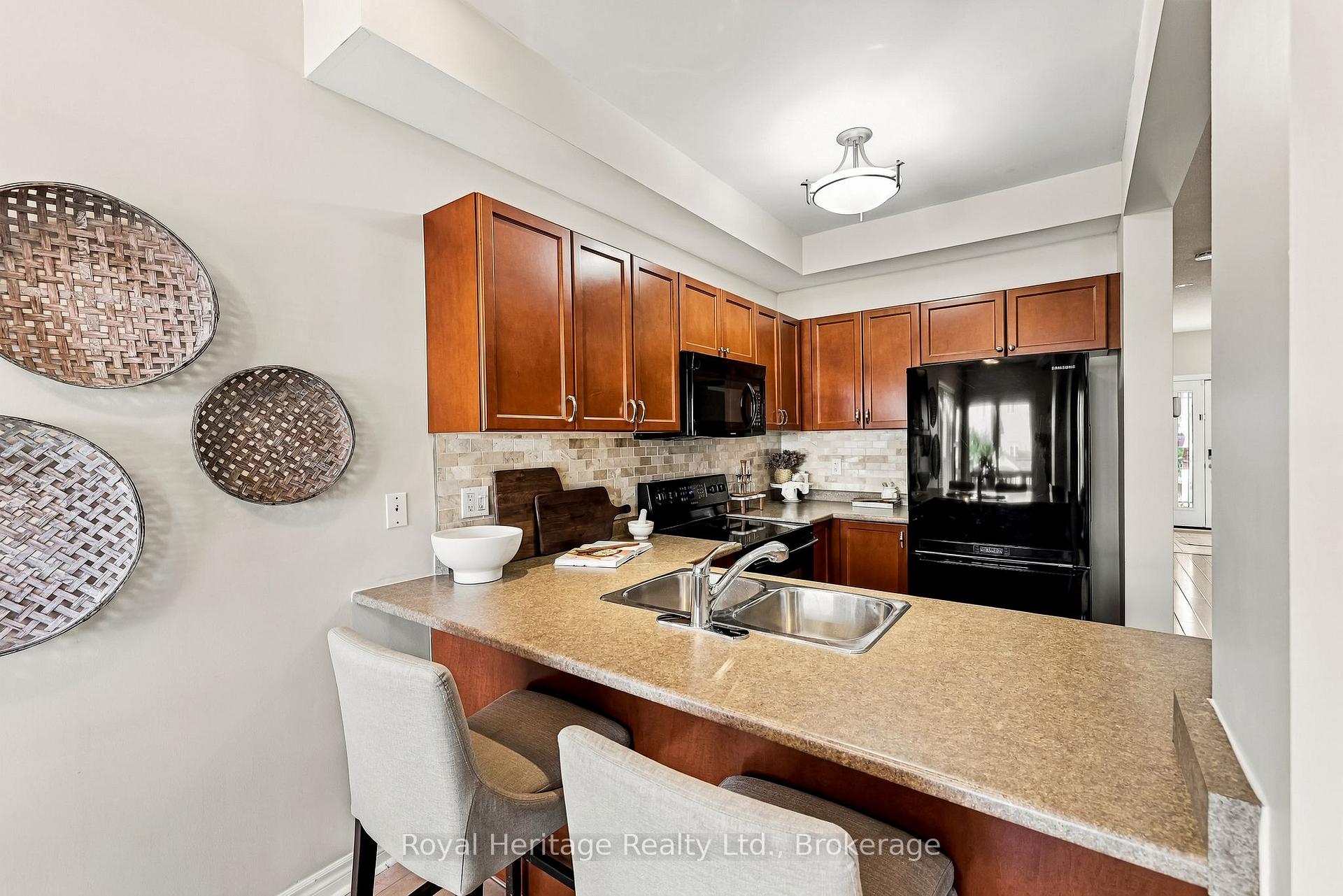Photo 17 of 20 Bagnell Crescent, Clarington, Bowmanville — HOMEH