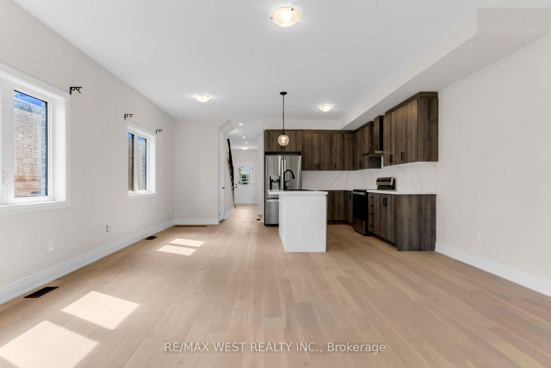 Photo 10 of 131 Guelph Street, Oshawa, Donevan — HOMEH