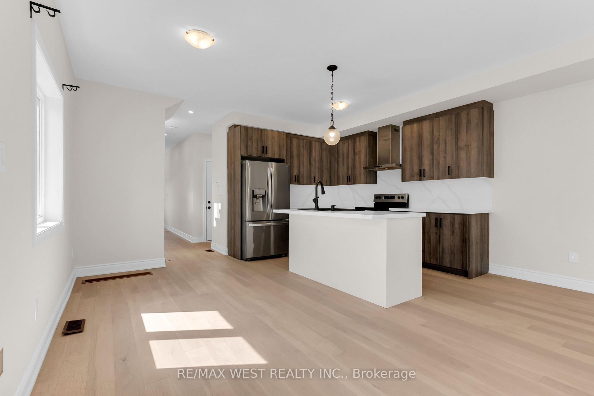 Photo 13 of 131 Guelph Street, Oshawa, Donevan — HOMEH