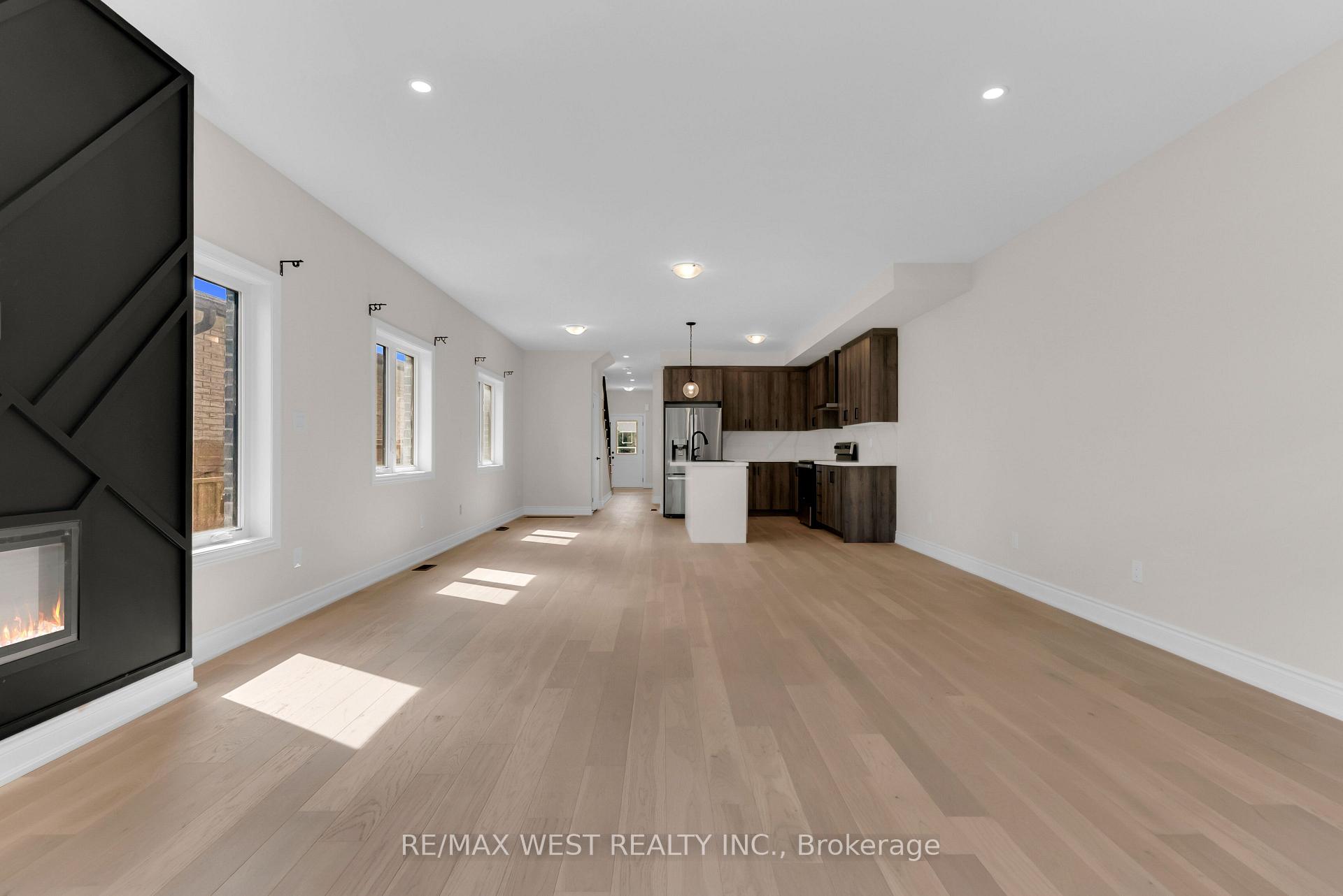 Photo 14 of 131 Guelph Street, Oshawa, Donevan — HOMEH