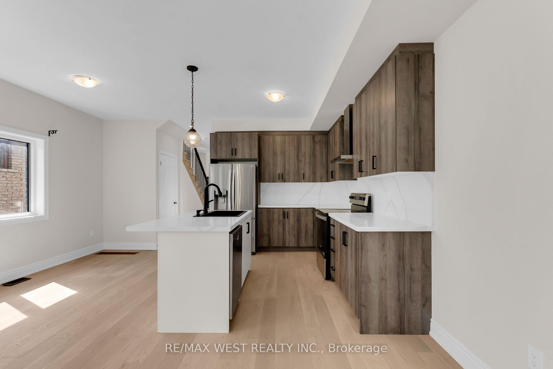 Photo 16 of 131 Guelph Street, Oshawa, Donevan — HOMEH