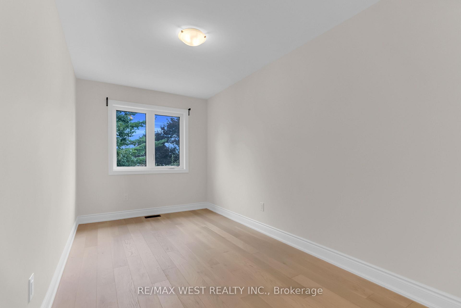Photo 32 of 131 Guelph Street, Oshawa, Donevan — HOMEH