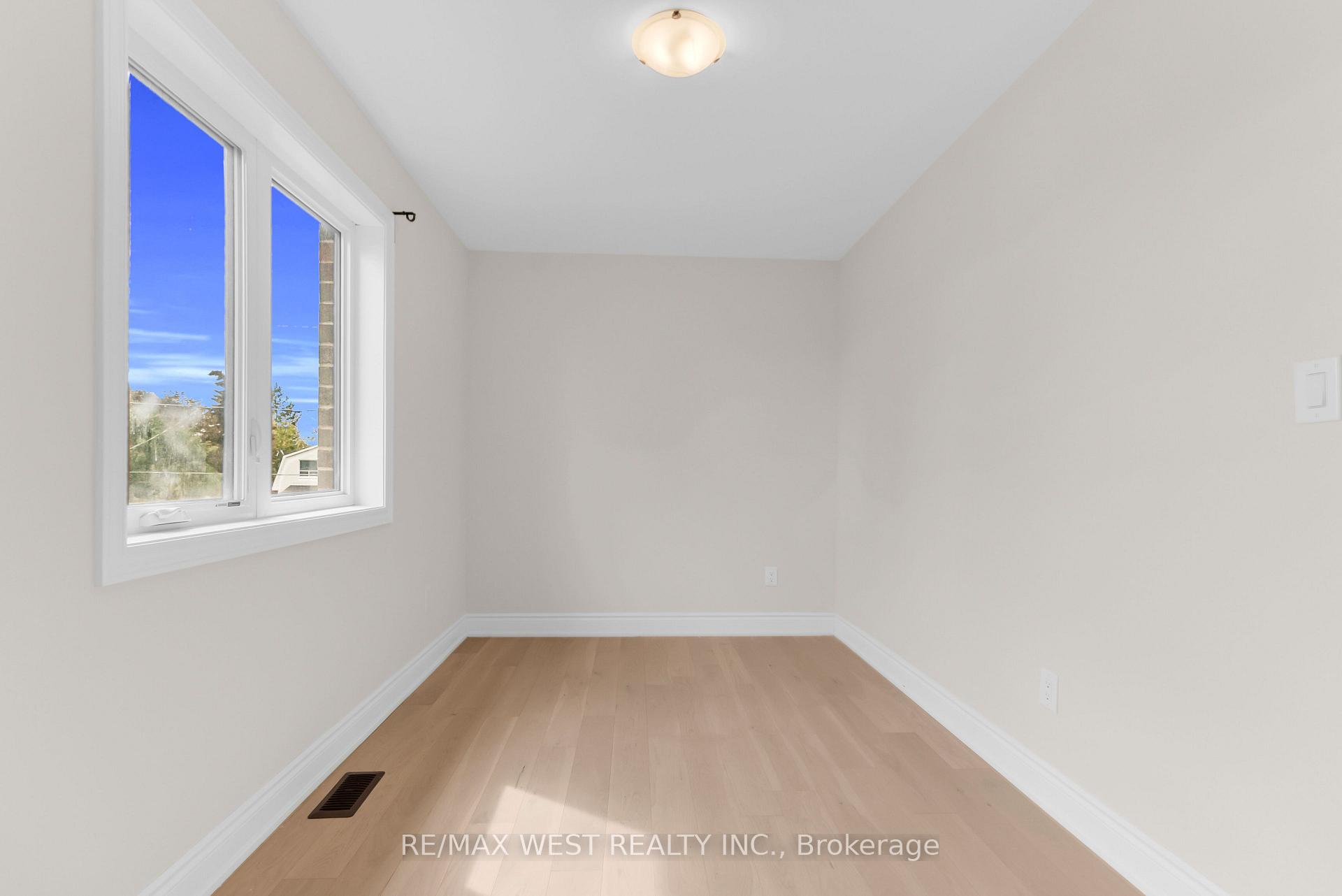 Photo 35 of 131 Guelph Street, Oshawa, Donevan — HOMEH