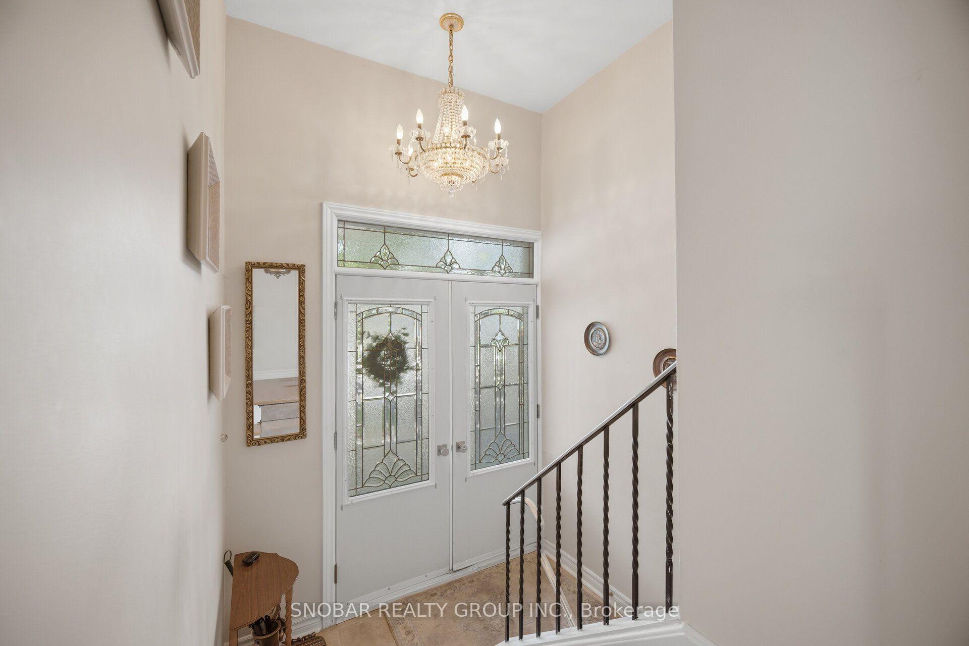 Photo 4 of 1408 Ballyclare Drive, Mississauga, Erindale — HOMEH