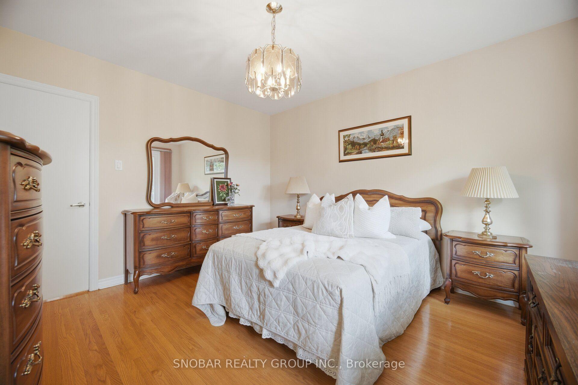 Photo 16 of 1408 Ballyclare Drive, Mississauga, Erindale — HOMEH