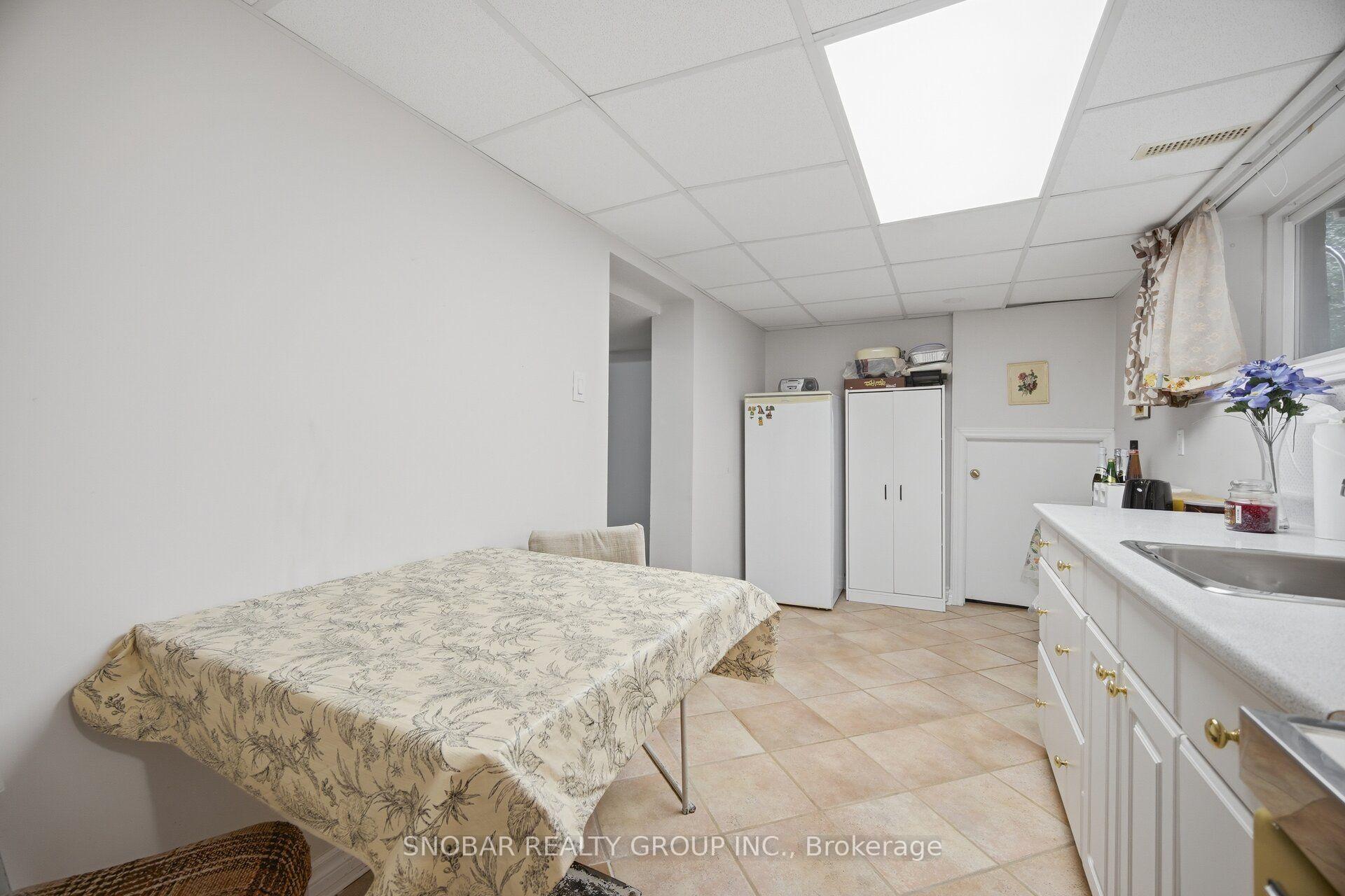 Photo 32 of 1408 Ballyclare Drive, Mississauga, Erindale — HOMEH