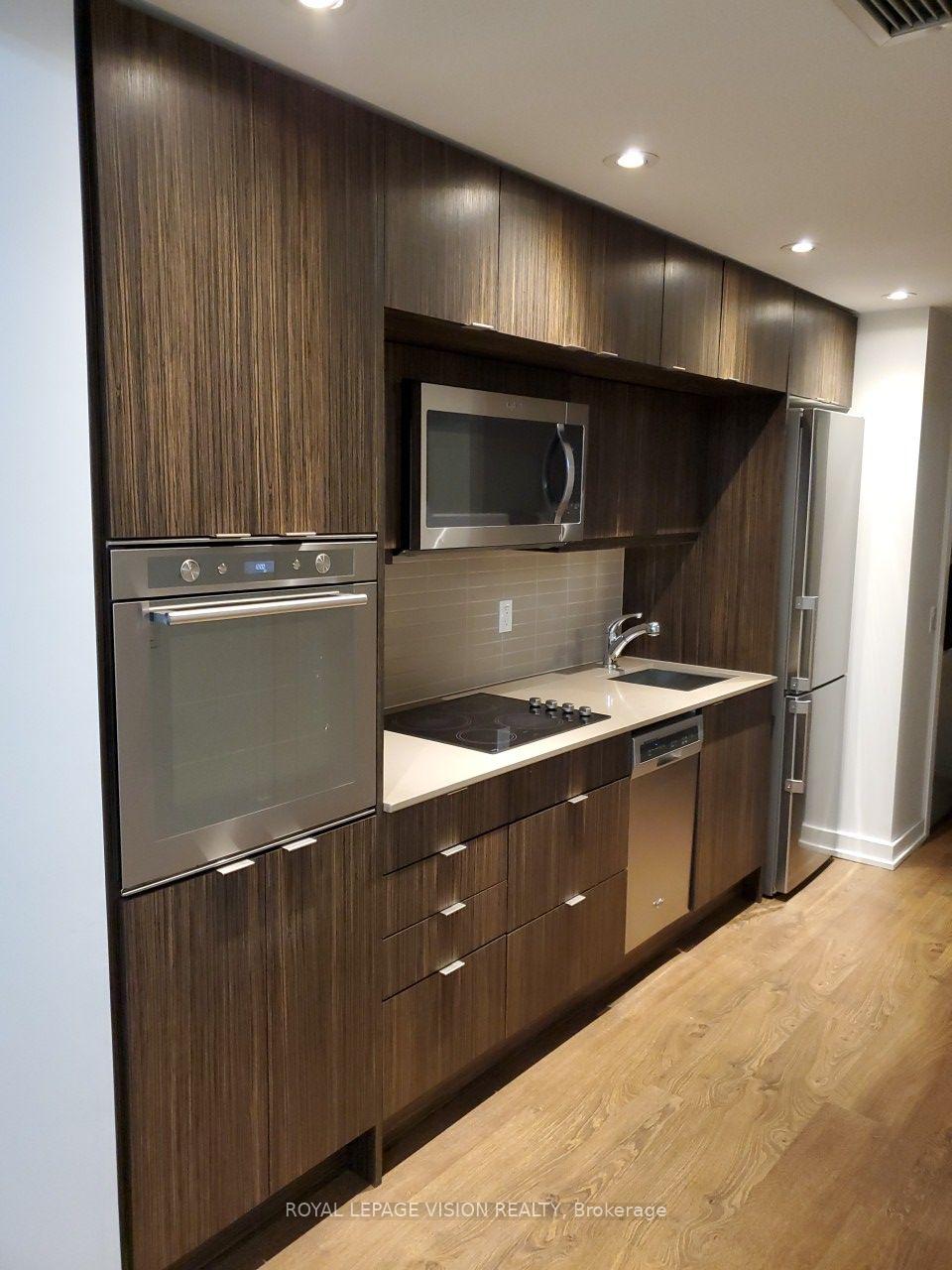 Photo 3 of Unit 1410, 10 York Street, Toronto, Waterfront Communities — HOMEH