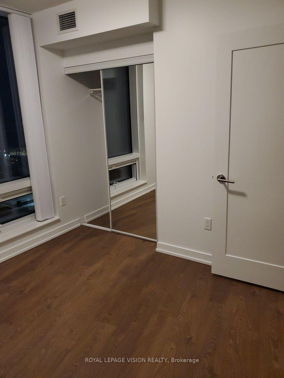 Photo 6 of Unit 1410, 10 York Street, Toronto, Waterfront Communities — HOMEH