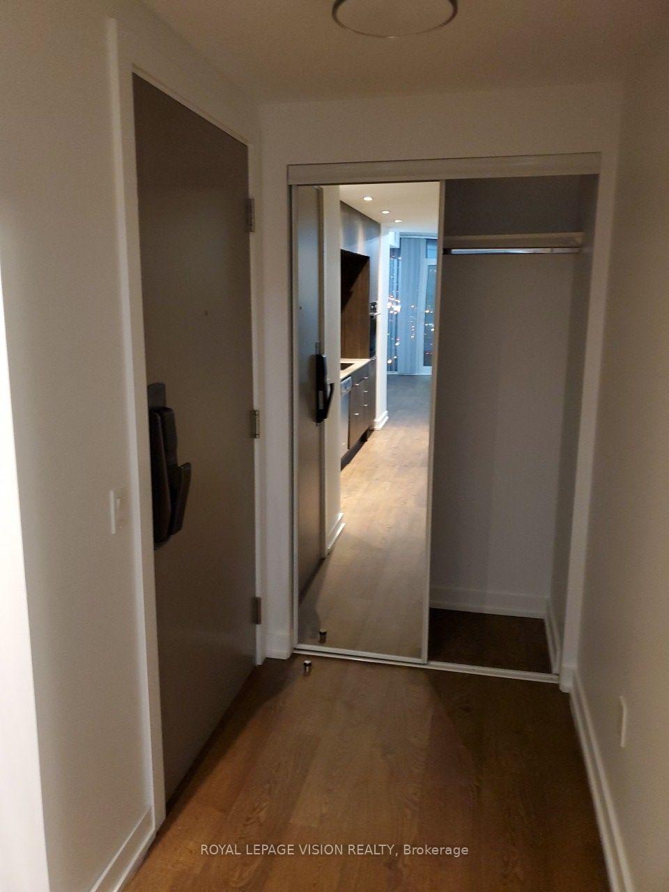 Photo 7 of Unit 1410, 10 York Street, Toronto, Waterfront Communities — HOMEH