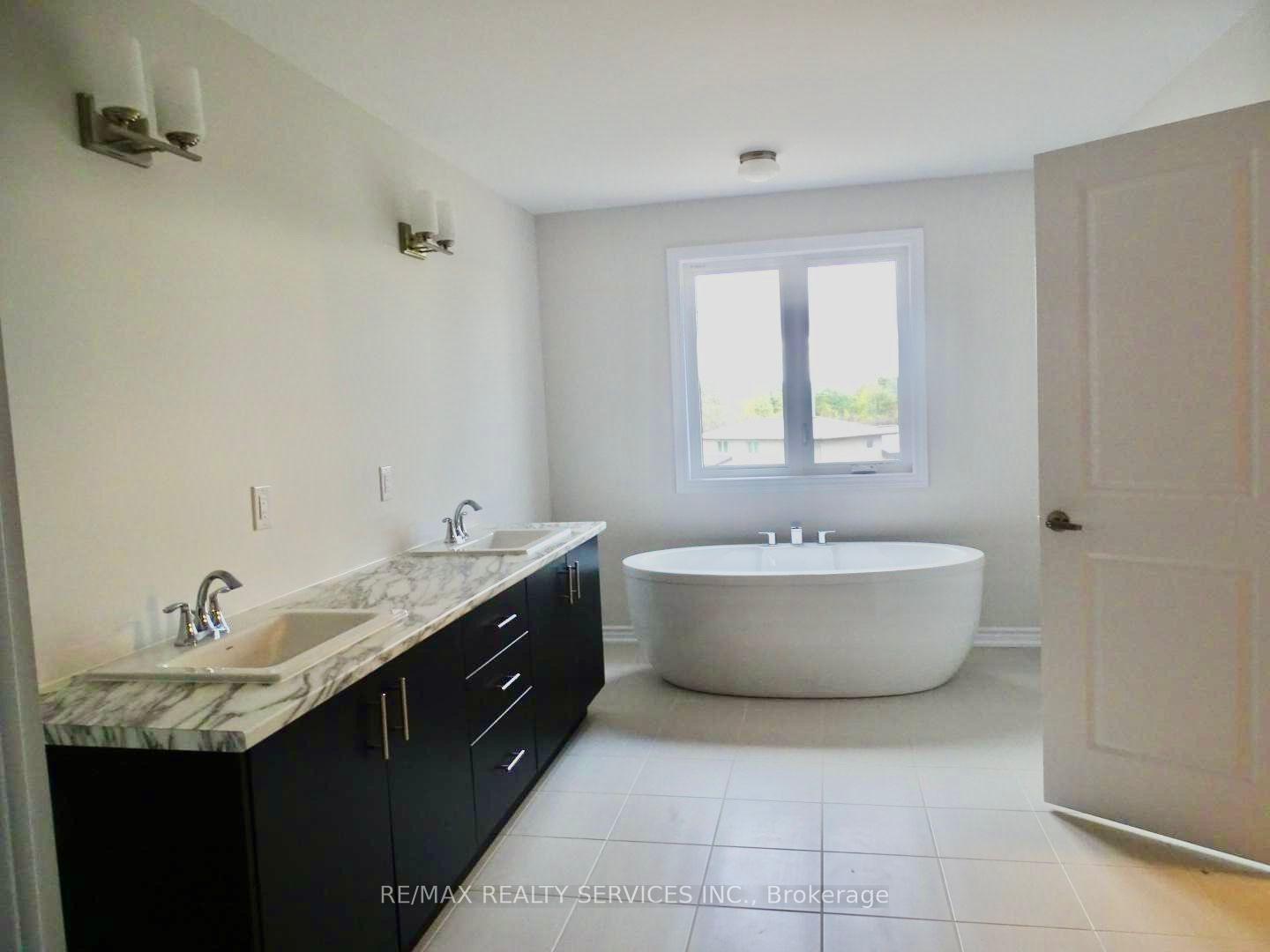 Photo 12 of 204 Bethune Avenue, Welland, Lincoln/Crowland — HOMEH