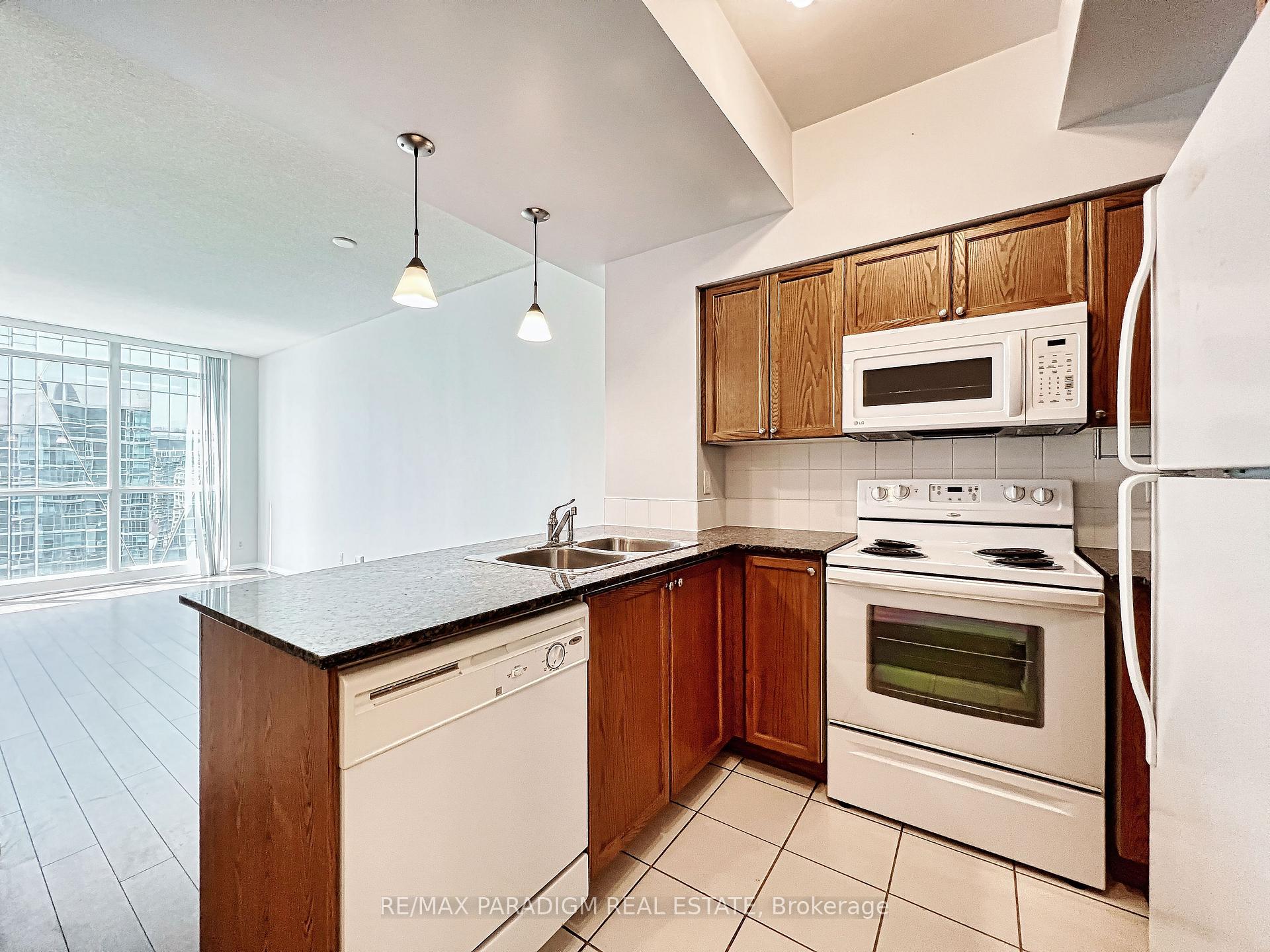 Photo 9 of Unit 3713, 18 Yonge Street, Toronto, Waterfront Communities — HOMEH