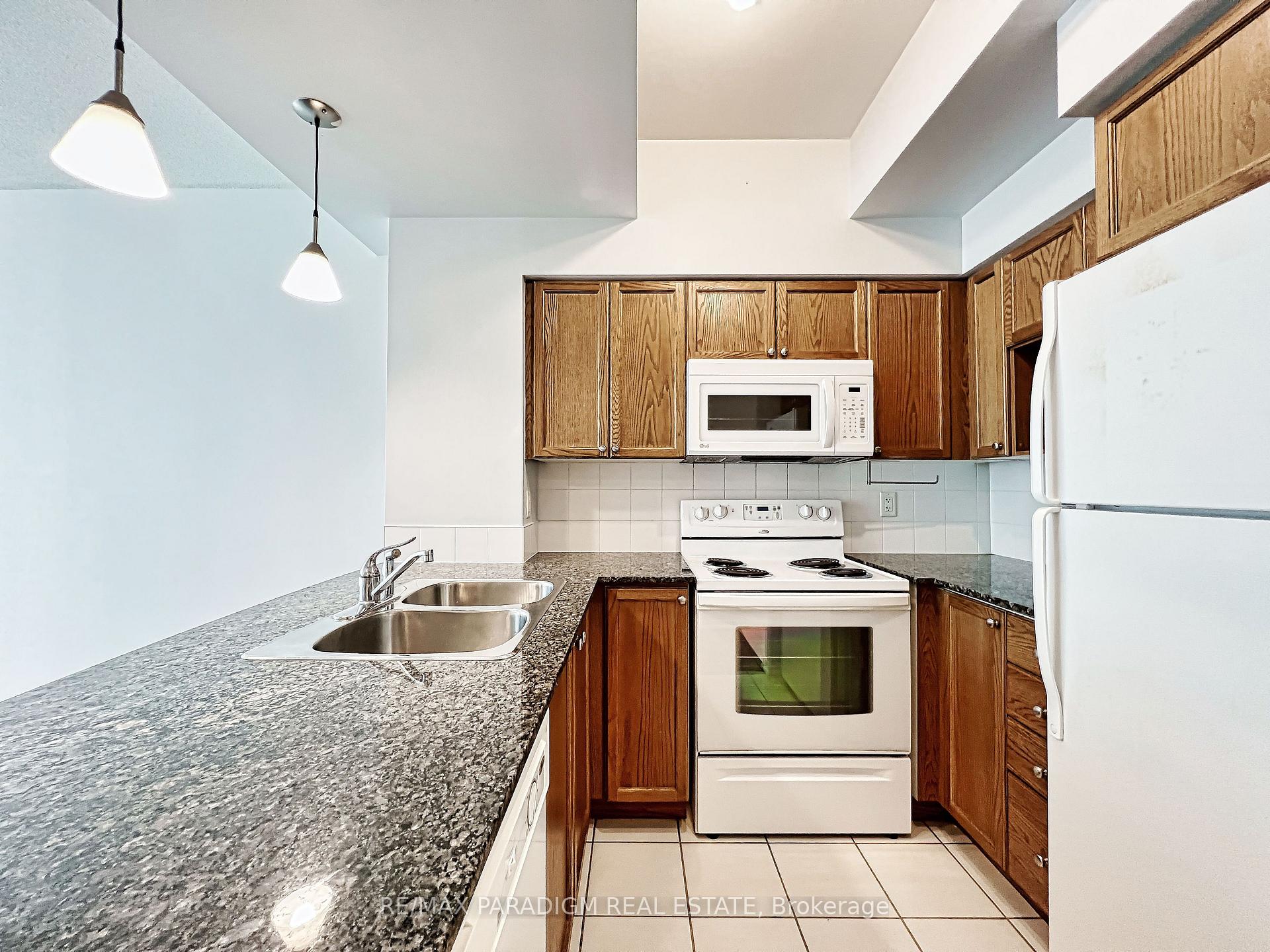 Photo 10 of Unit 3713, 18 Yonge Street, Toronto, Waterfront Communities — HOMEH