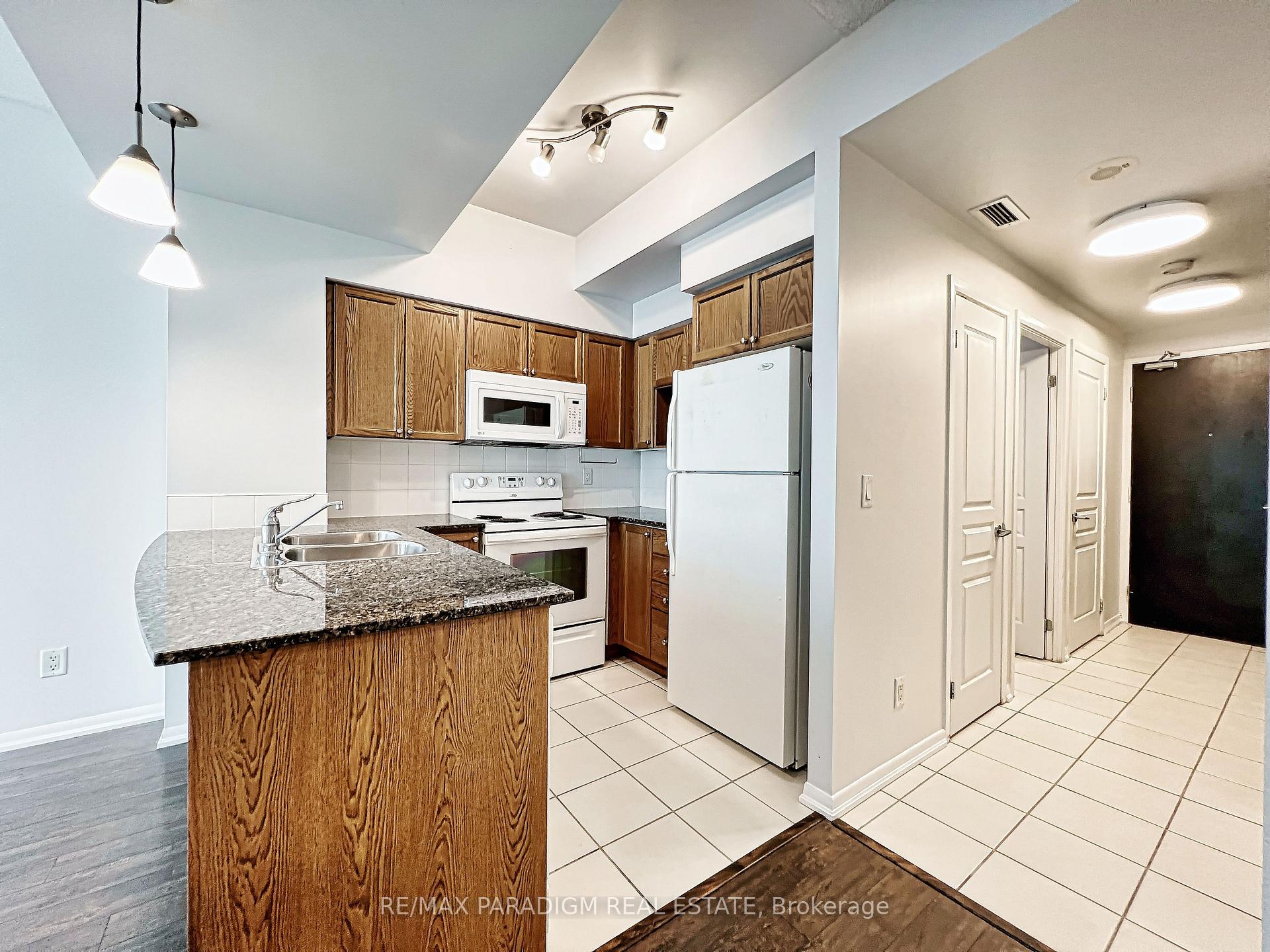 Photo 11 of Unit 3713, 18 Yonge Street, Toronto, Waterfront Communities — HOMEH