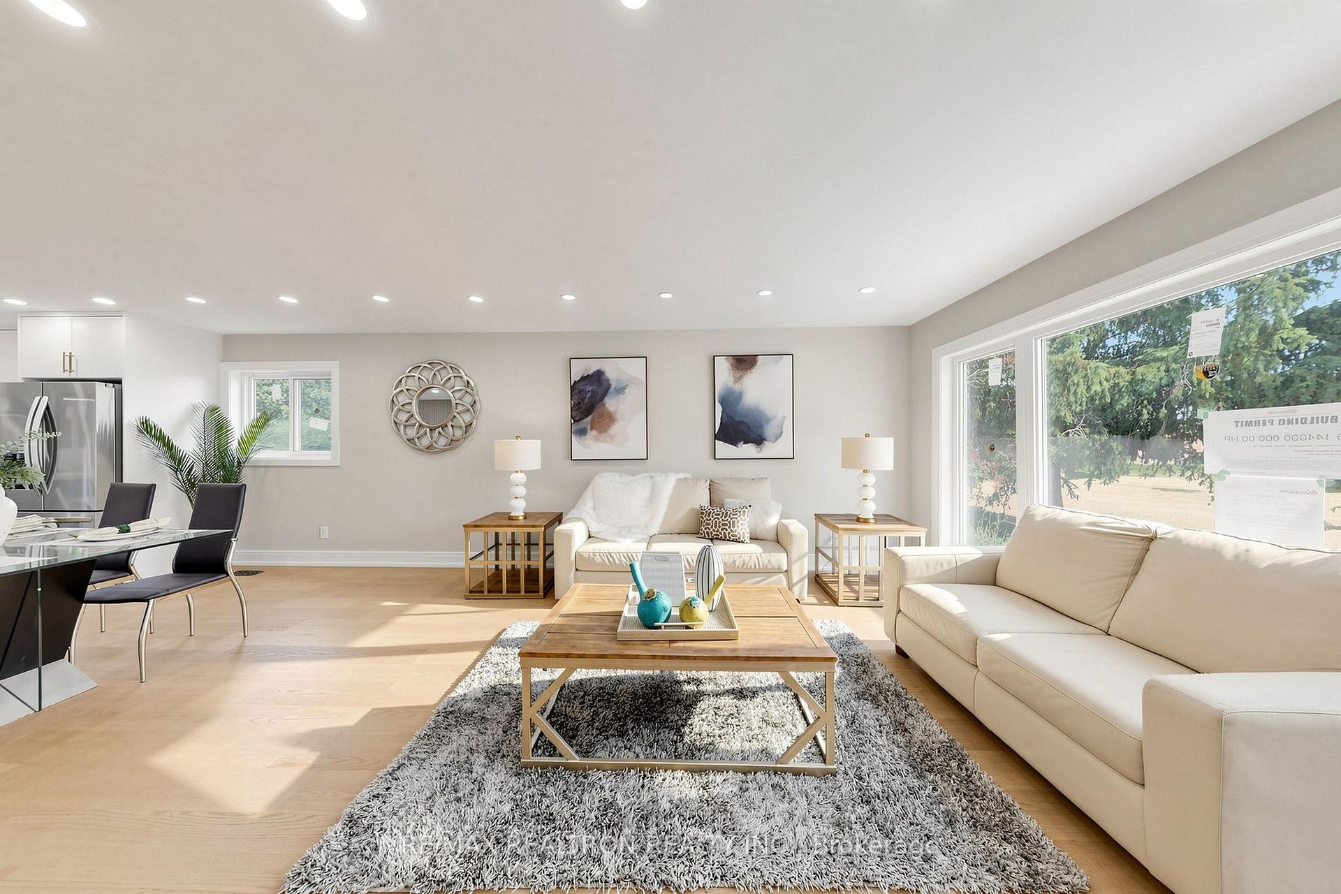 Photo 8 of 75 Pringle Avenue, Markham, Markham Village — HOMEH
