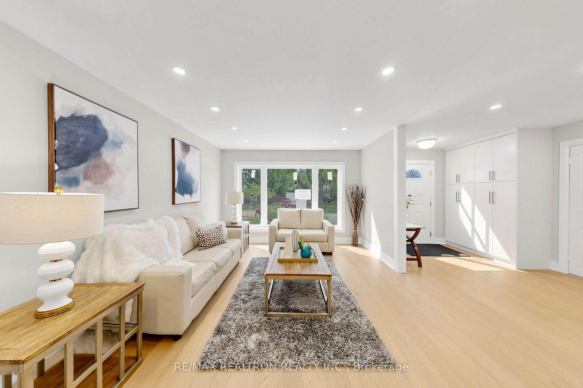 Photo 10 of 75 Pringle Avenue, Markham, Markham Village — HOMEH