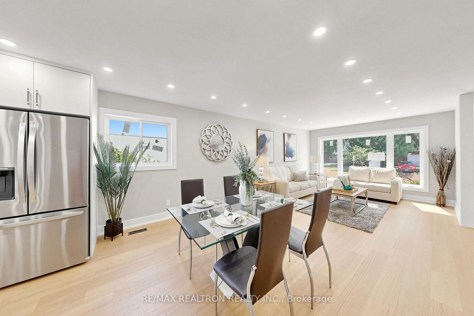 Photo 13 of 75 Pringle Avenue, Markham, Markham Village — HOMEH
