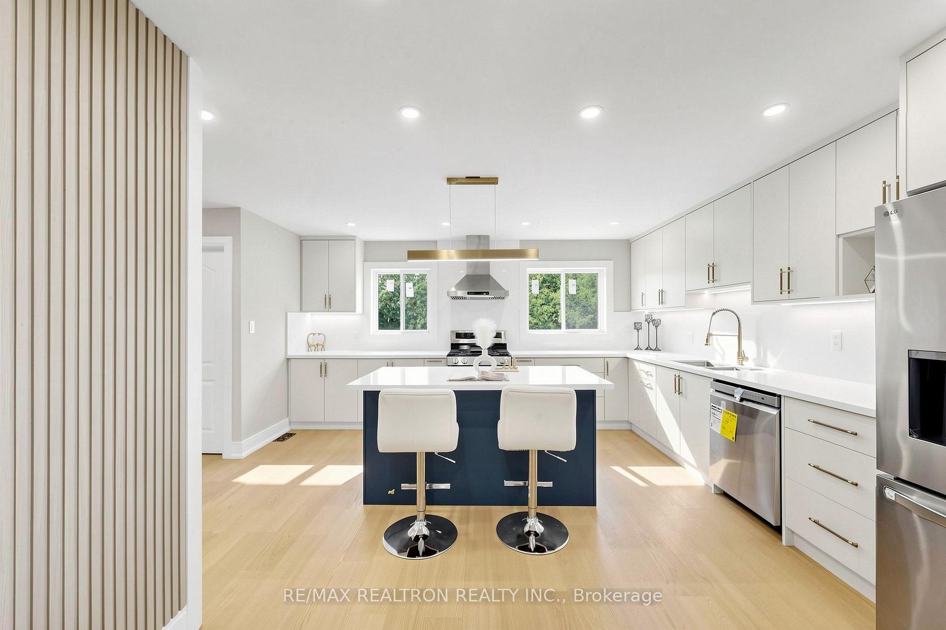 Photo 15 of 75 Pringle Avenue, Markham, Markham Village — HOMEH