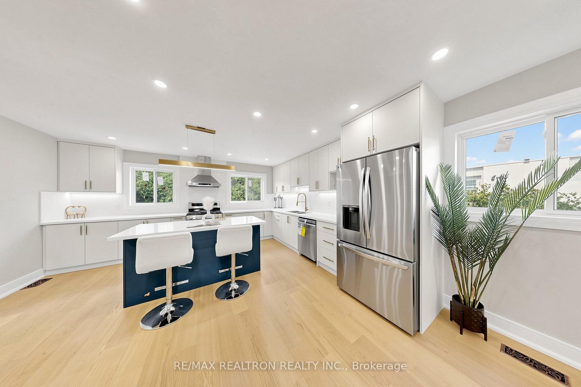 Photo 16 of 75 Pringle Avenue, Markham, Markham Village — HOMEH