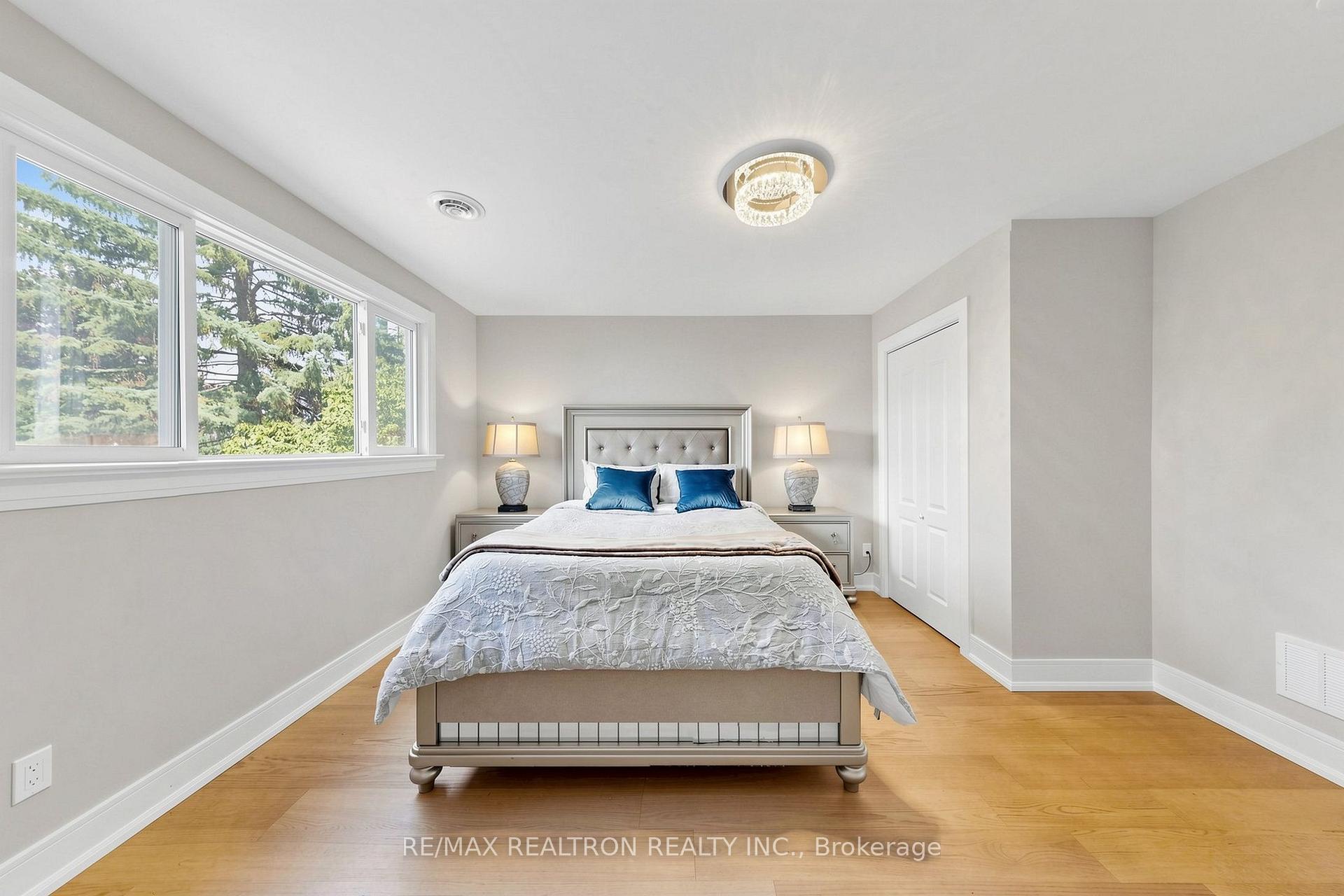 Photo 24 of 75 Pringle Avenue, Markham, Markham Village — HOMEH