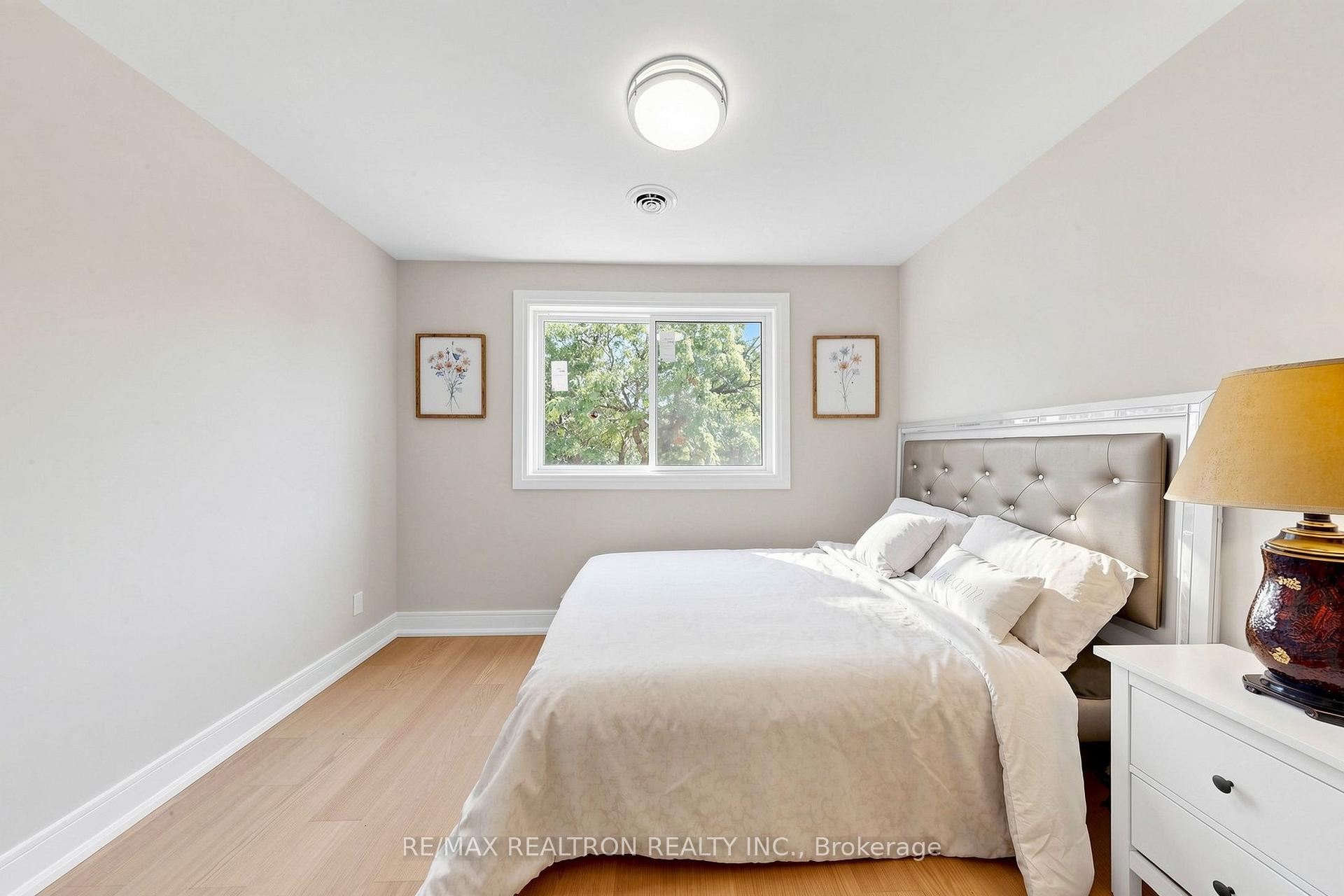 Photo 31 of 75 Pringle Avenue, Markham, Markham Village — HOMEH