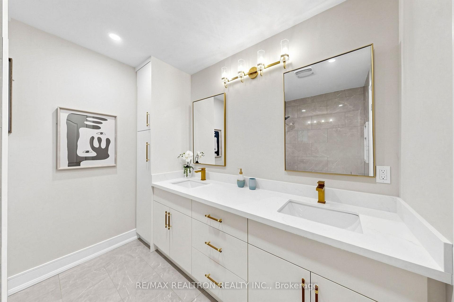 Photo 34 of 75 Pringle Avenue, Markham, Markham Village — HOMEH
