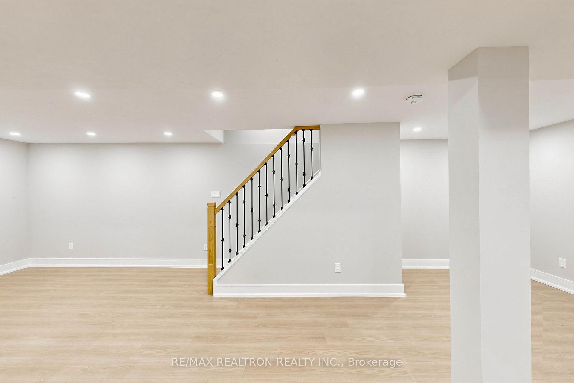 Photo 36 of 75 Pringle Avenue, Markham, Markham Village — HOMEH