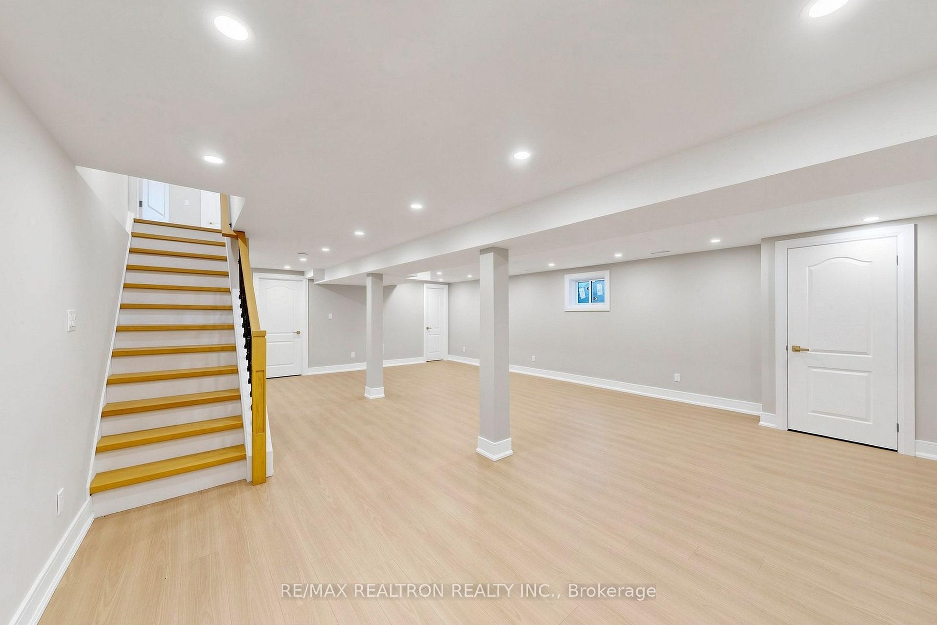 Photo 37 of 75 Pringle Avenue, Markham, Markham Village — HOMEH