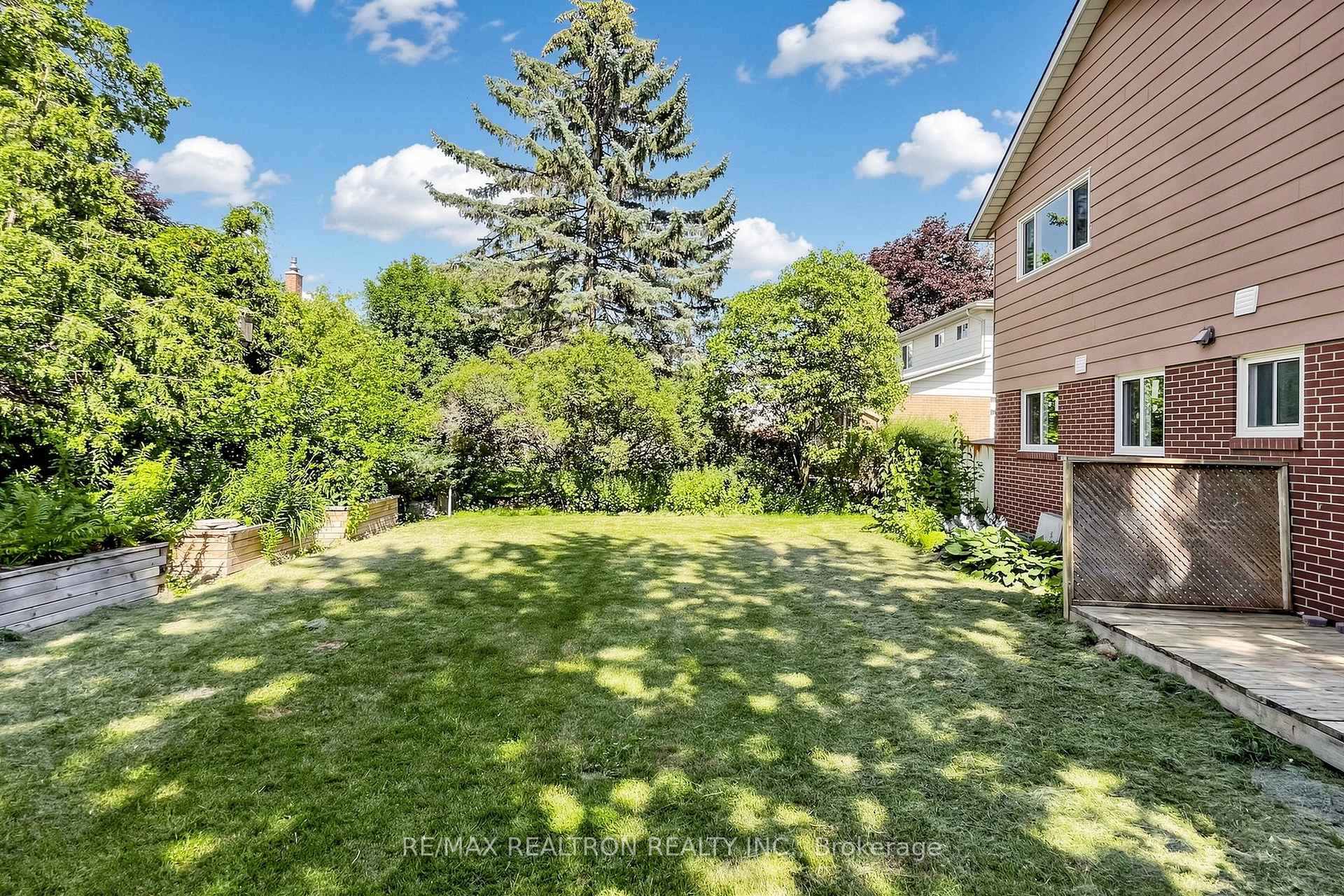 Photo 44 of 75 Pringle Avenue, Markham, Markham Village — HOMEH
