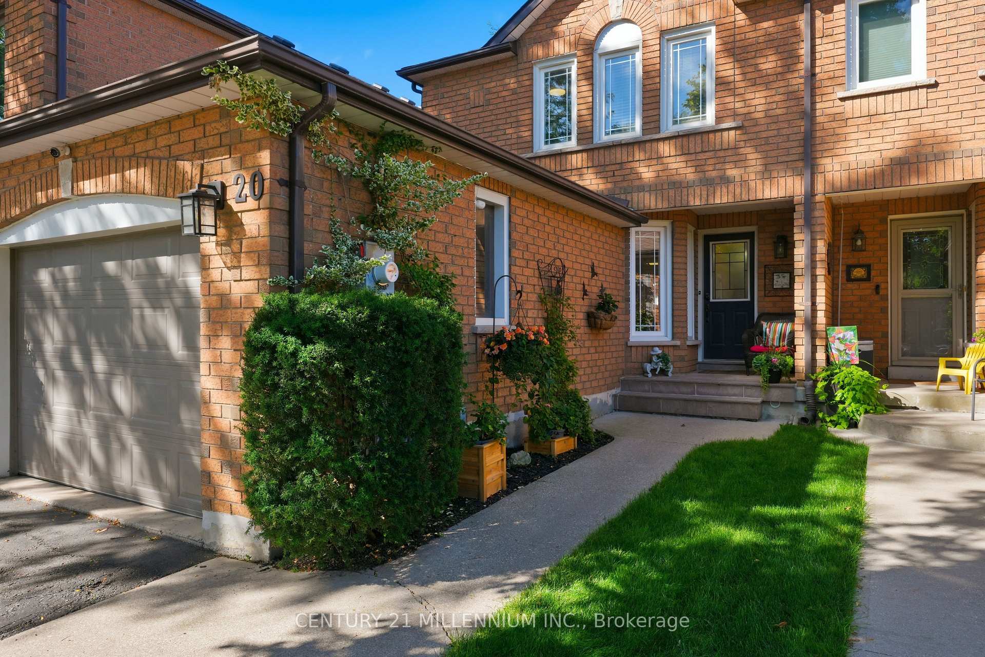 Photo 2 of 20 Flemington Drive, Caledon, Rural Caledon — HOMEH
