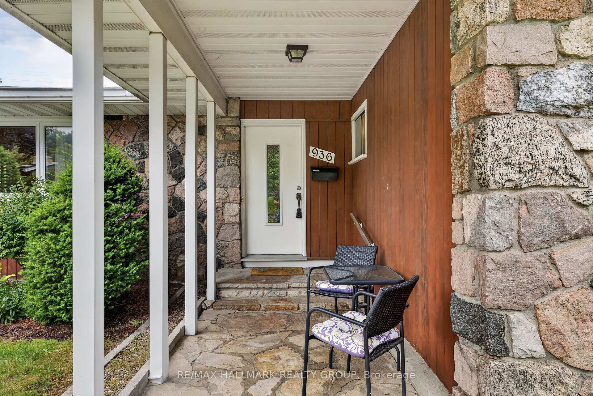 Photo 5 of 936 Parkhurst Boulevard, Ottawa, McKellar Heights/Glabar Park — HOMEH