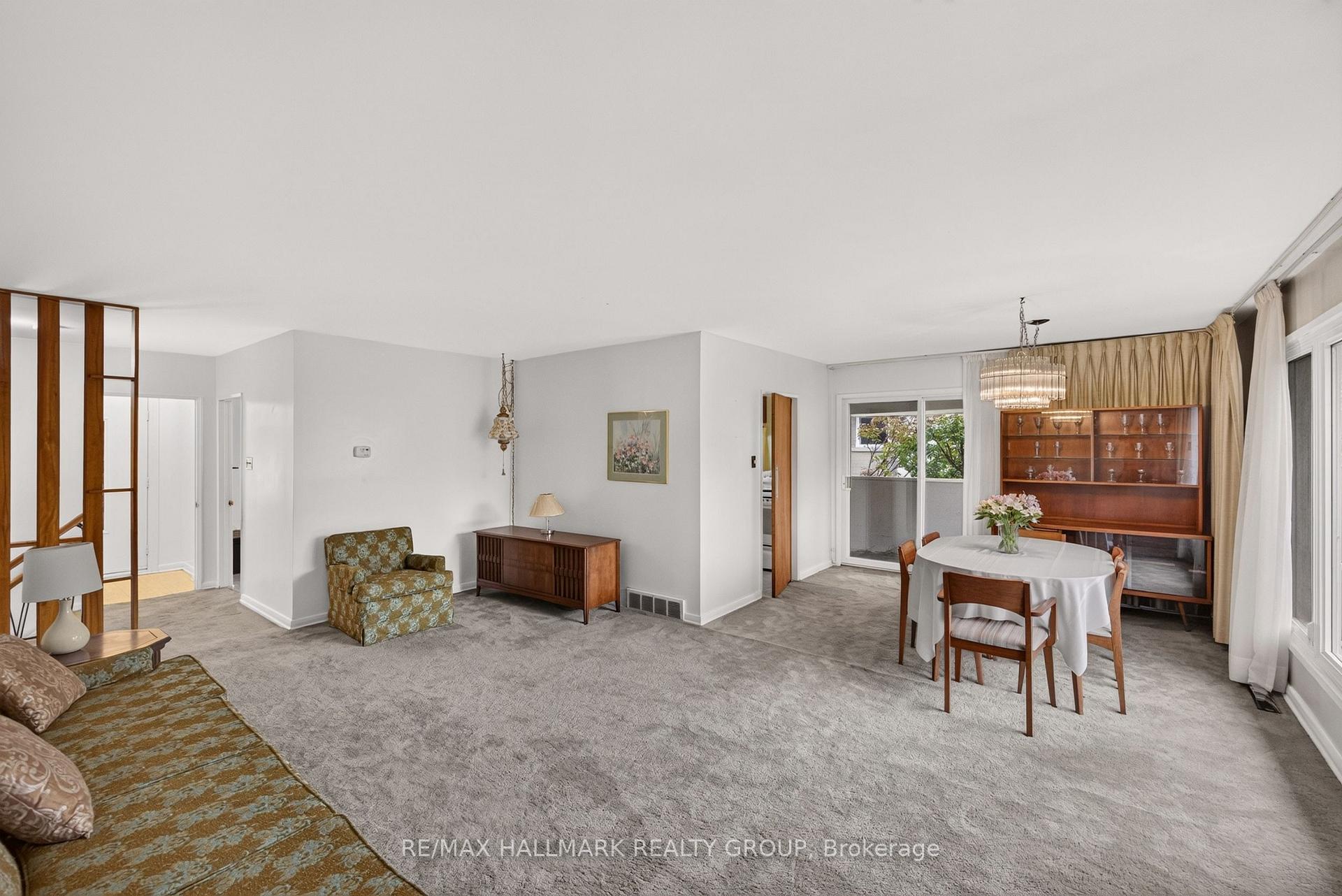 Photo 11 of 936 Parkhurst Boulevard, Ottawa, McKellar Heights/Glabar Park — HOMEH
