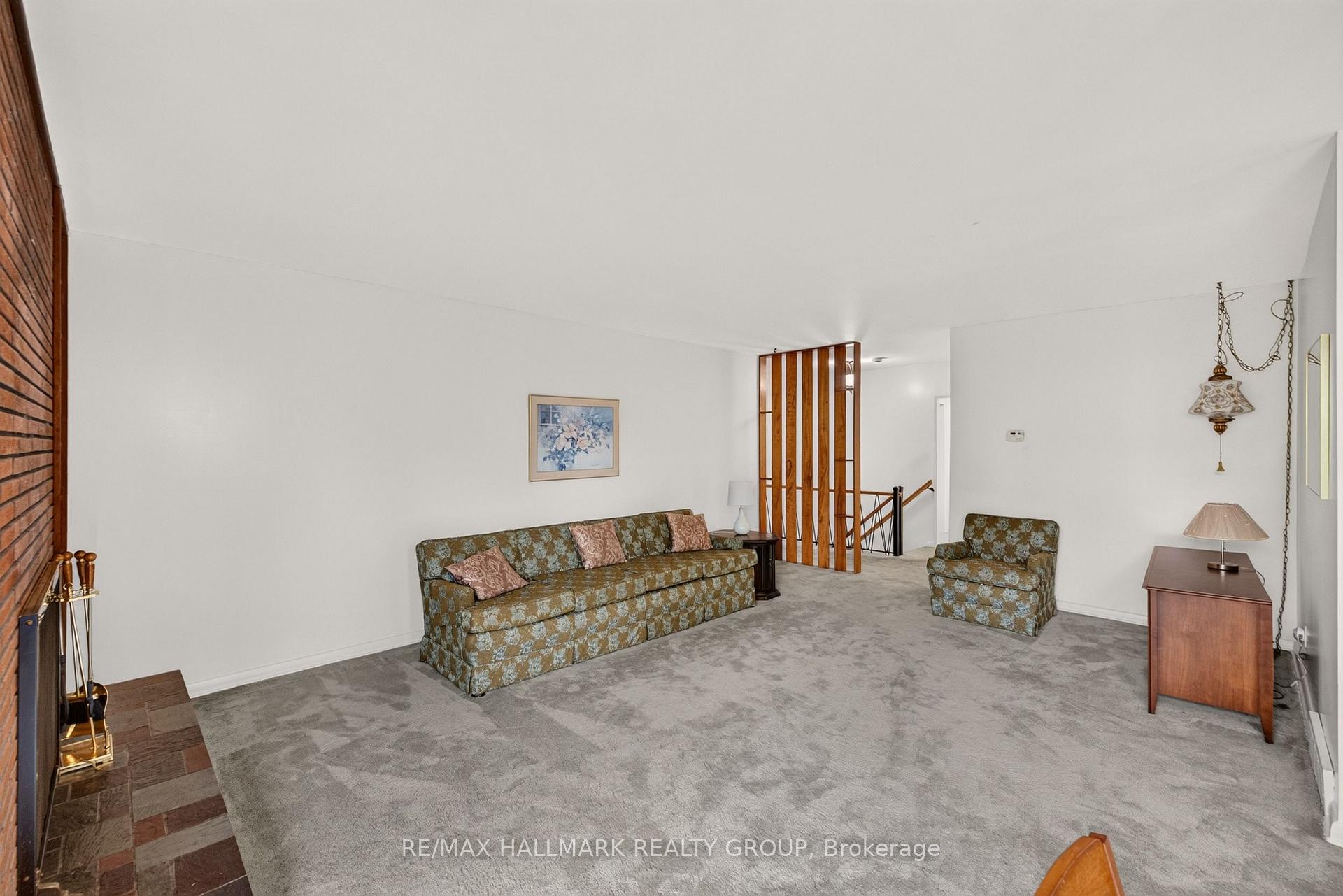 Photo 12 of 936 Parkhurst Boulevard, Ottawa, McKellar Heights/Glabar Park — HOMEH