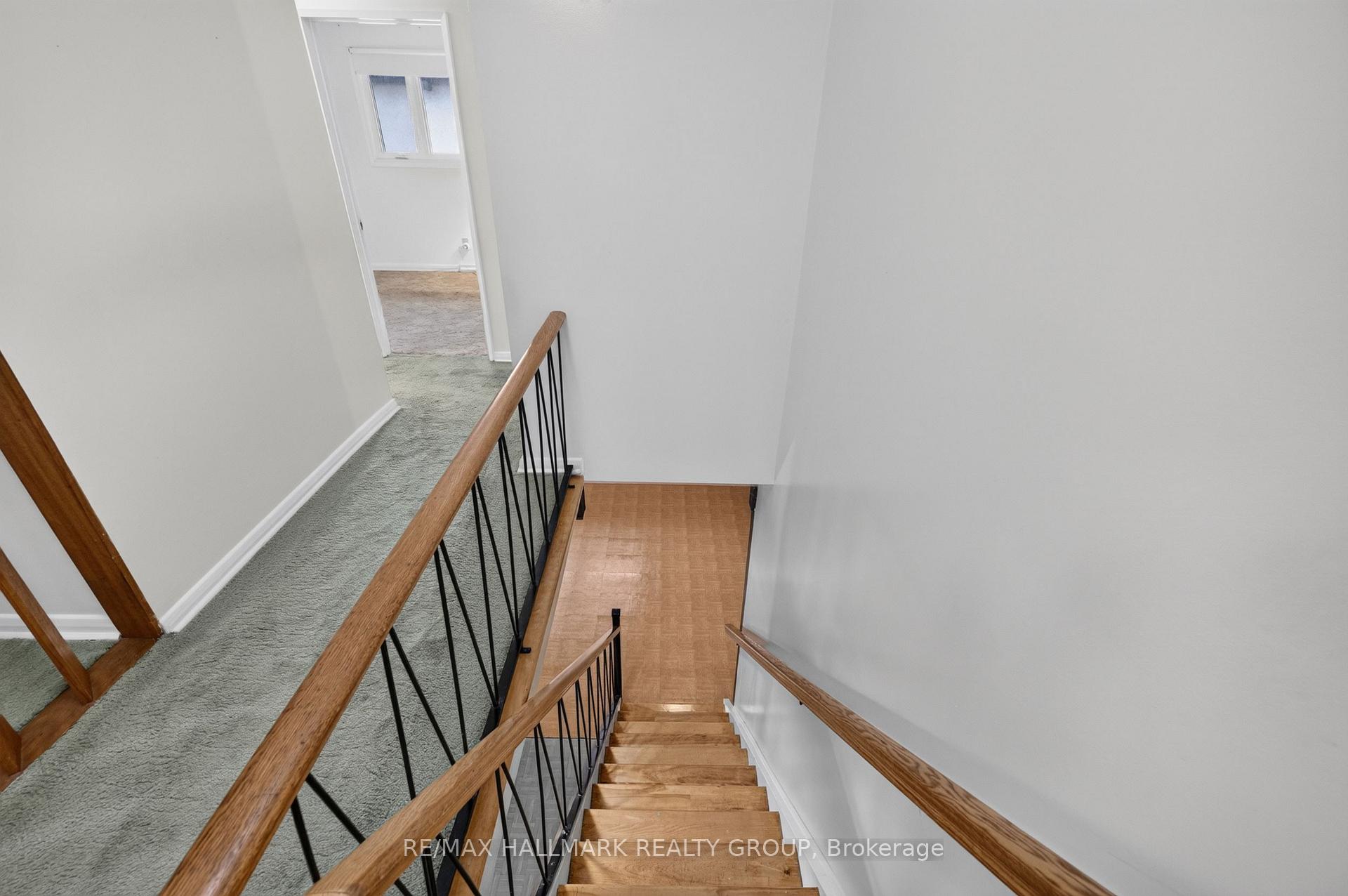 Photo 35 of 936 Parkhurst Boulevard, Ottawa, McKellar Heights/Glabar Park — HOMEH
