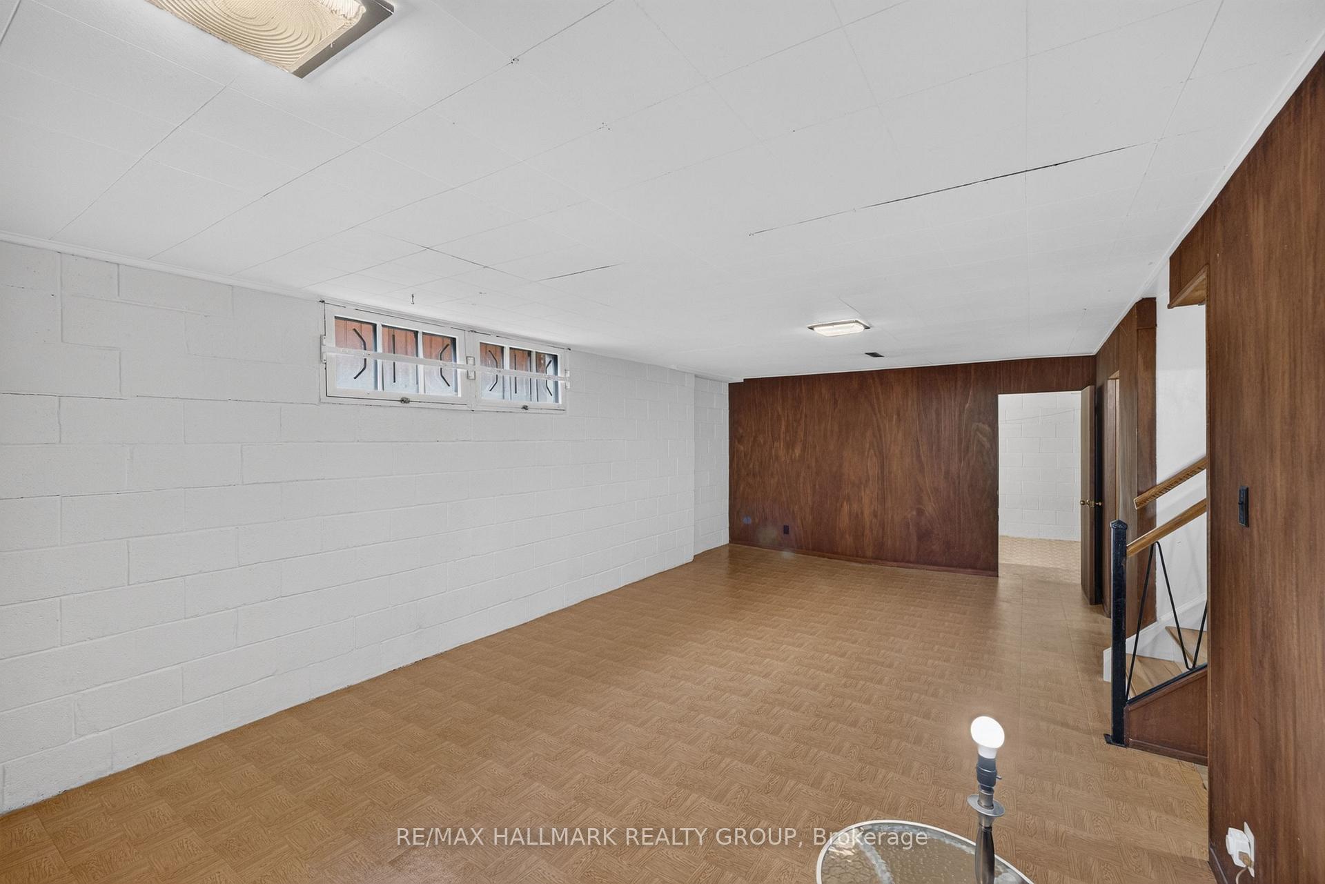 Photo 39 of 936 Parkhurst Boulevard, Ottawa, McKellar Heights/Glabar Park — HOMEH