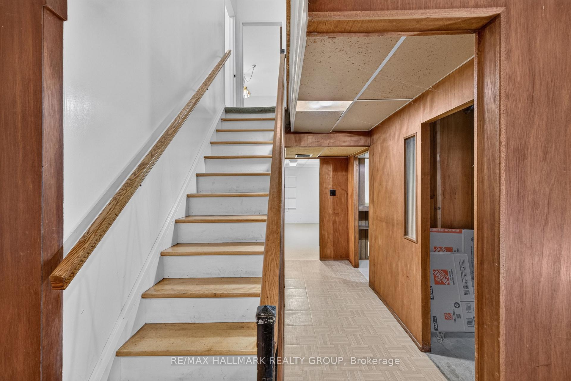 Photo 42 of 936 Parkhurst Boulevard, Ottawa, McKellar Heights/Glabar Park — HOMEH