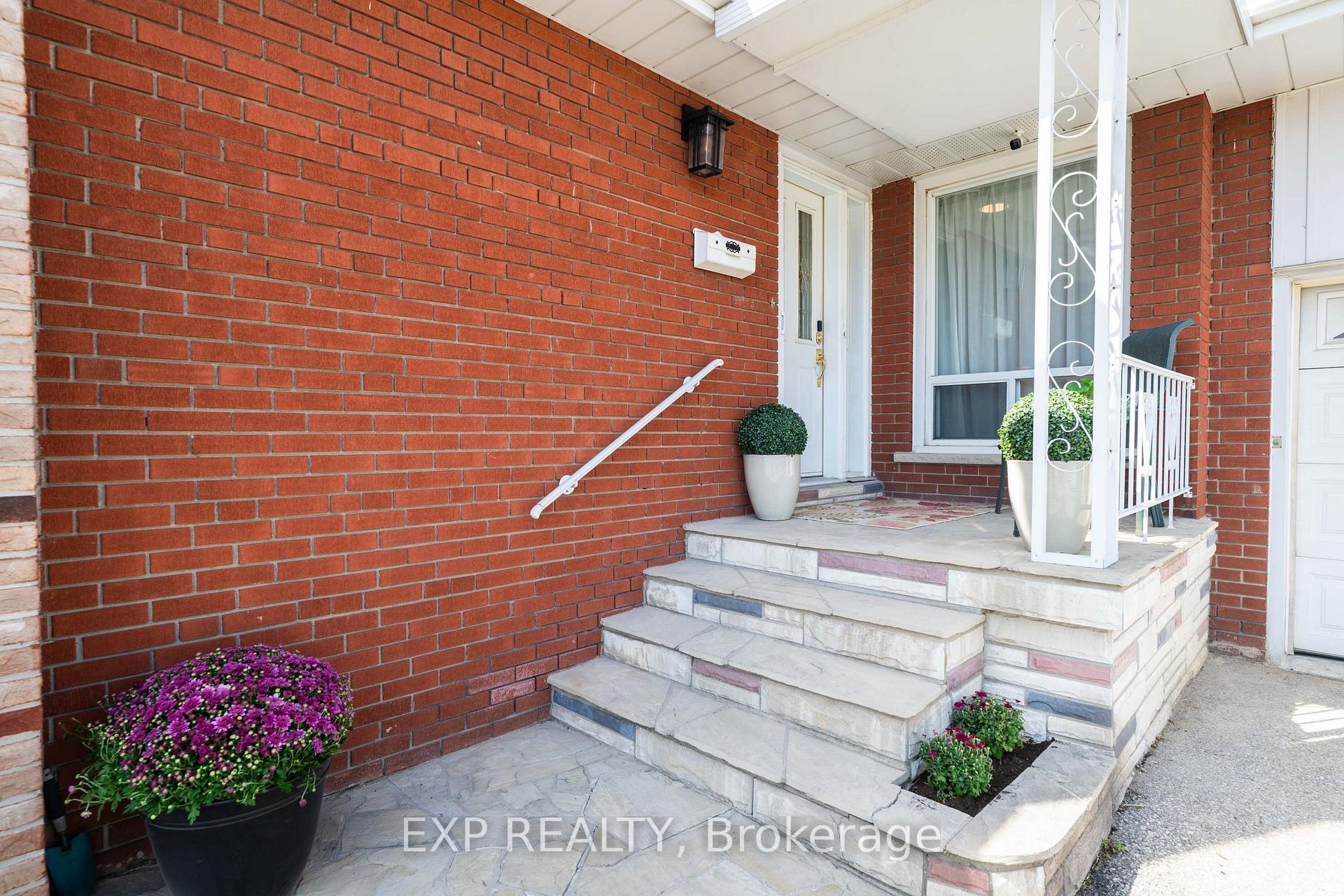 Photo 3 of 6 Jardine Place, Etobicoke, Willowridge-Martingrove-Richview — HOMEH