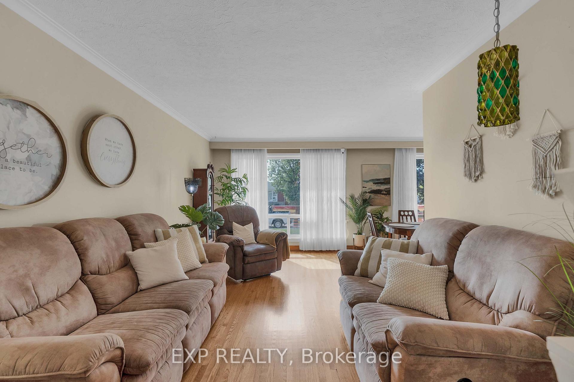 Photo 5 of 6 Jardine Place, Etobicoke, Willowridge-Martingrove-Richview — HOMEH