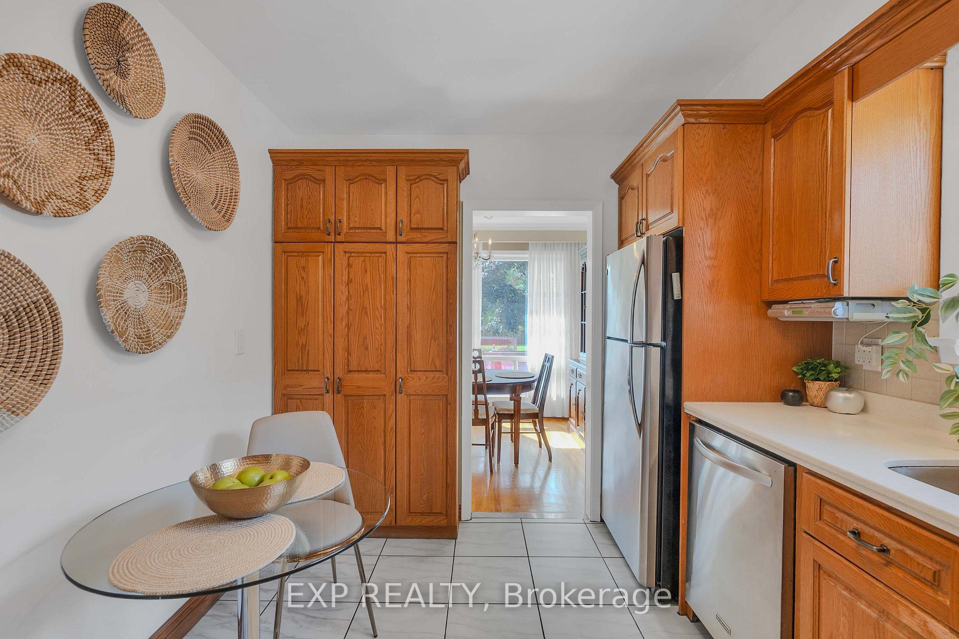 Photo 11 of 6 Jardine Place, Etobicoke, Willowridge-Martingrove-Richview — HOMEH